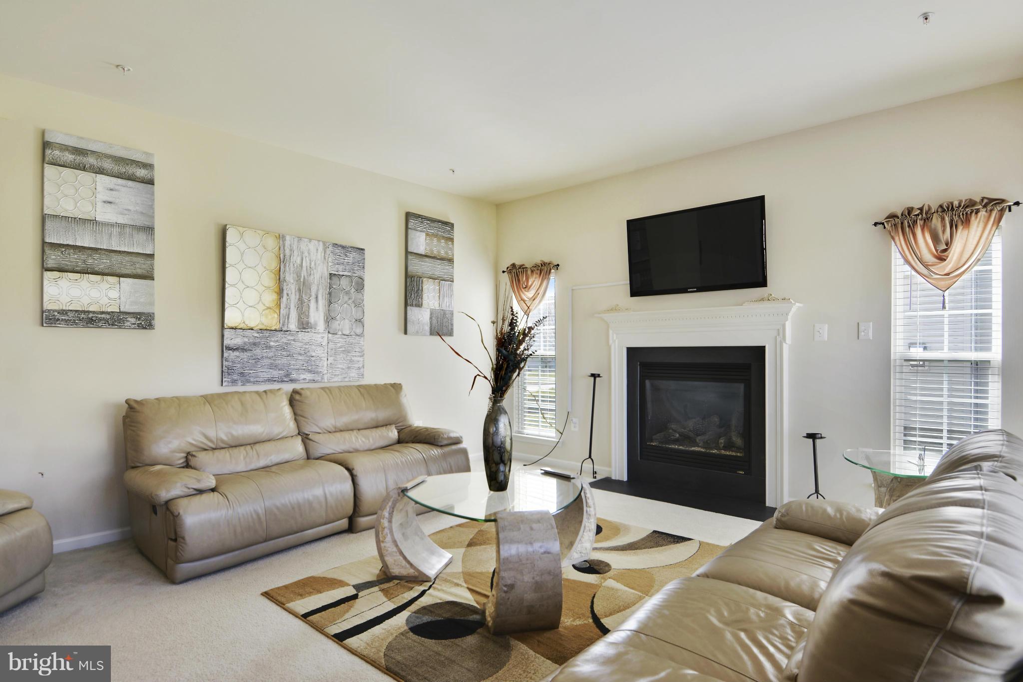 EQUESTRIAN ESTATES - Residential