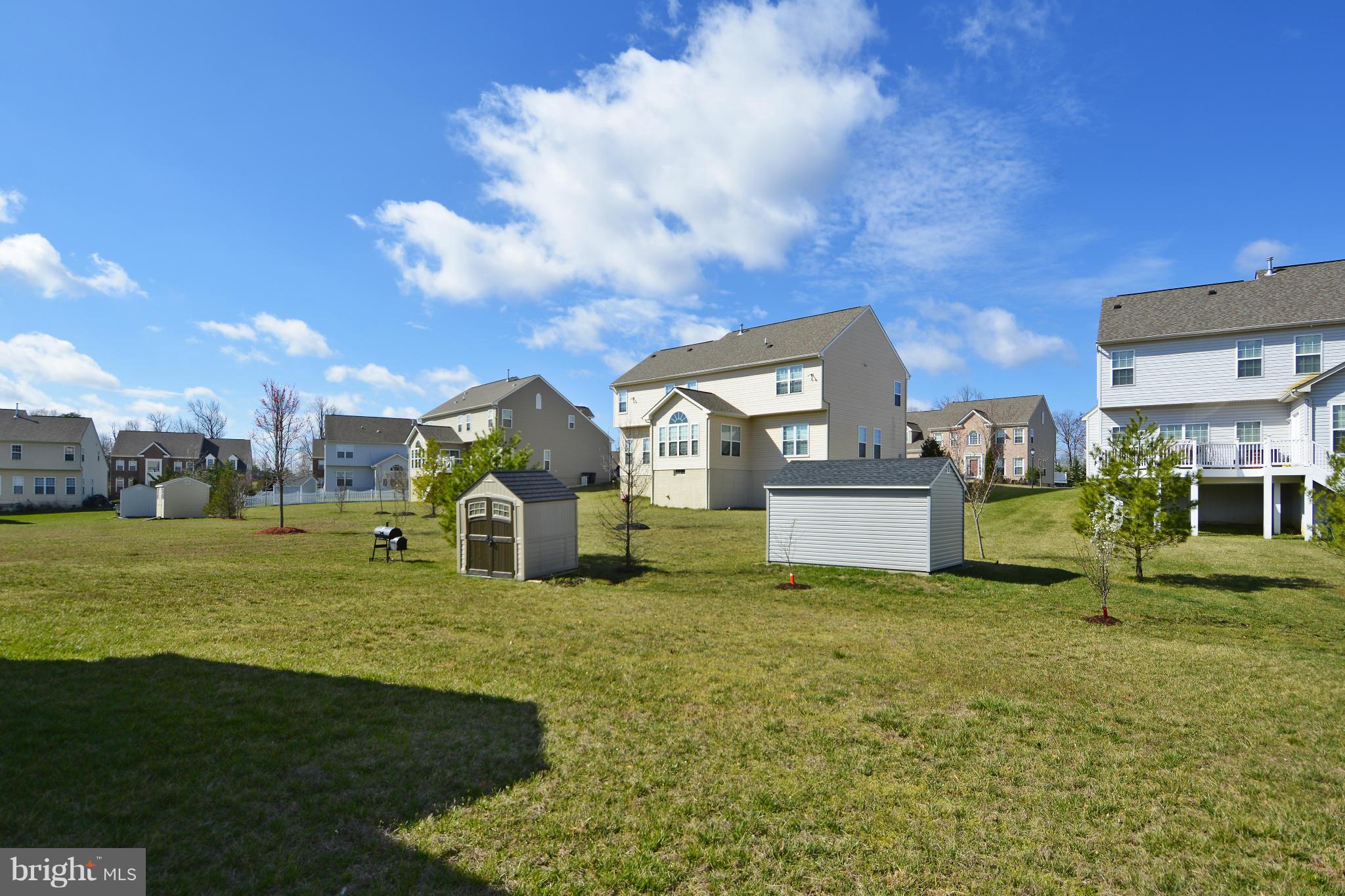 EQUESTRIAN ESTATES - Residential