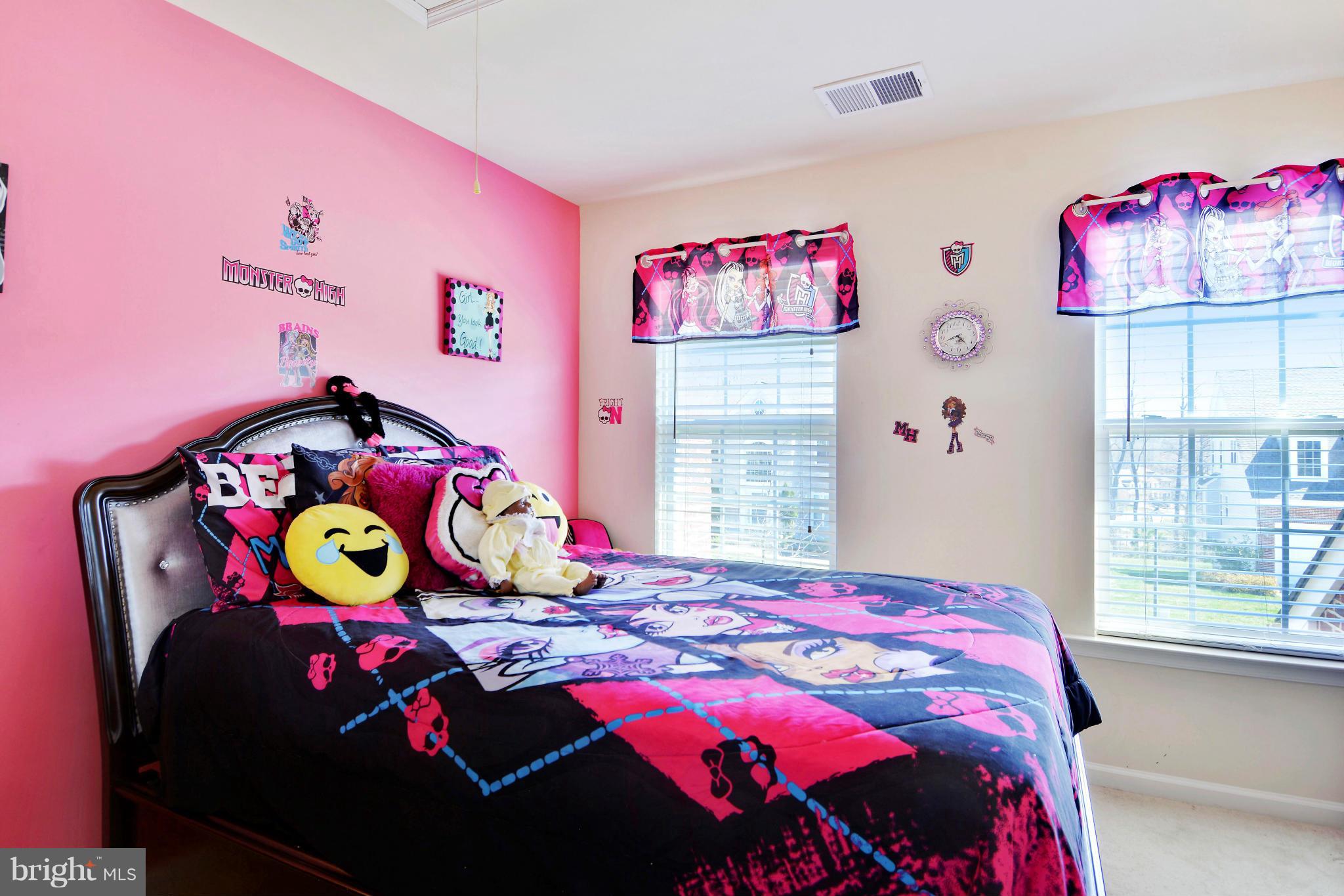 EQUESTRIAN ESTATES - Residential