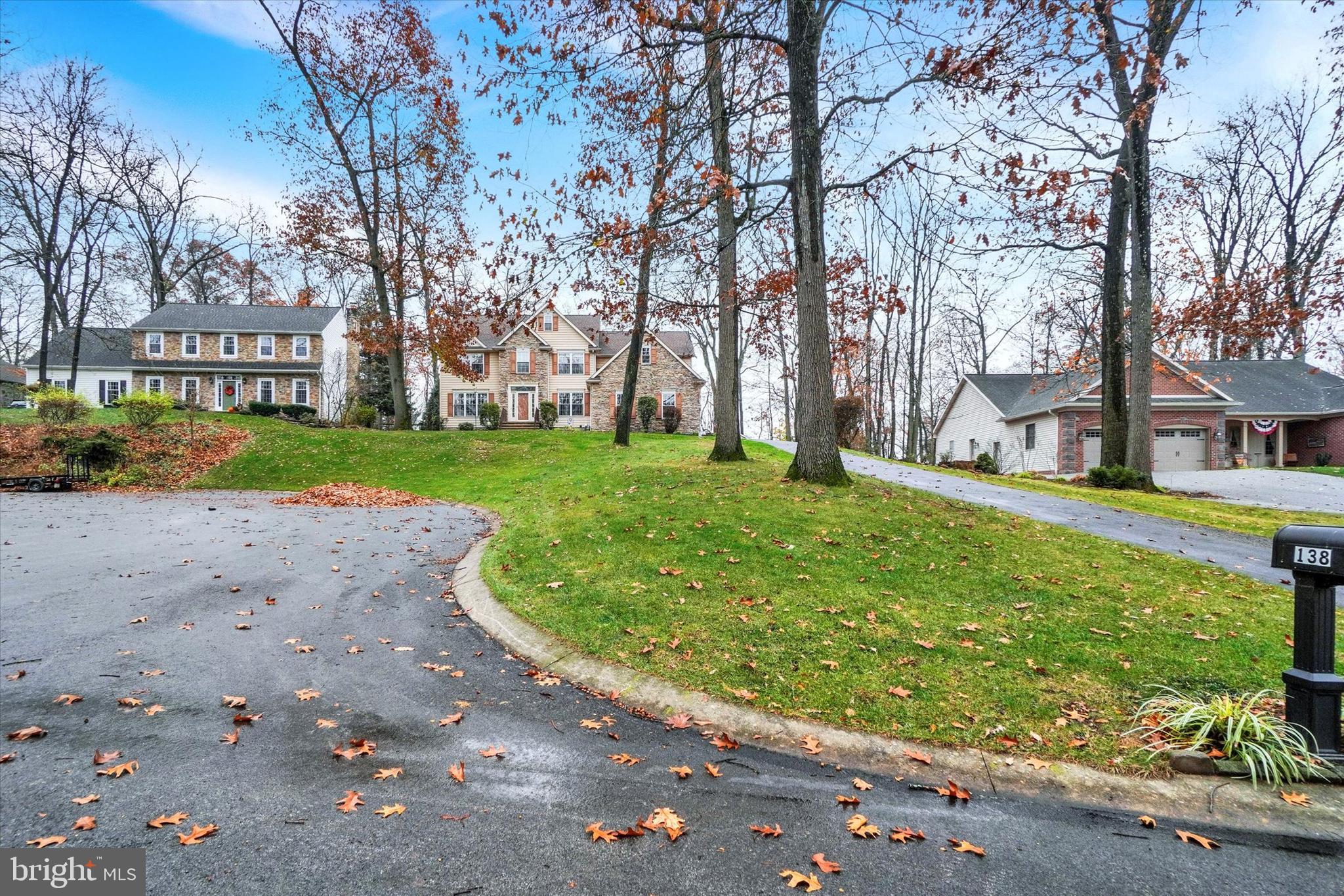 138 W CRESTLYN DRIVE