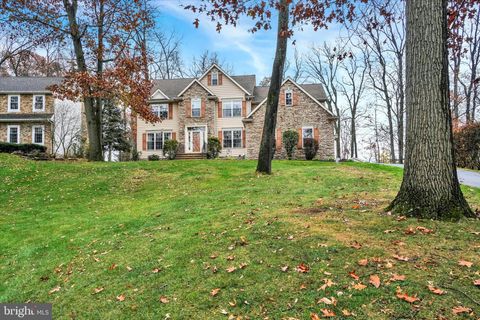 138 W CRESTLYN DRIVE YORK PA 17403