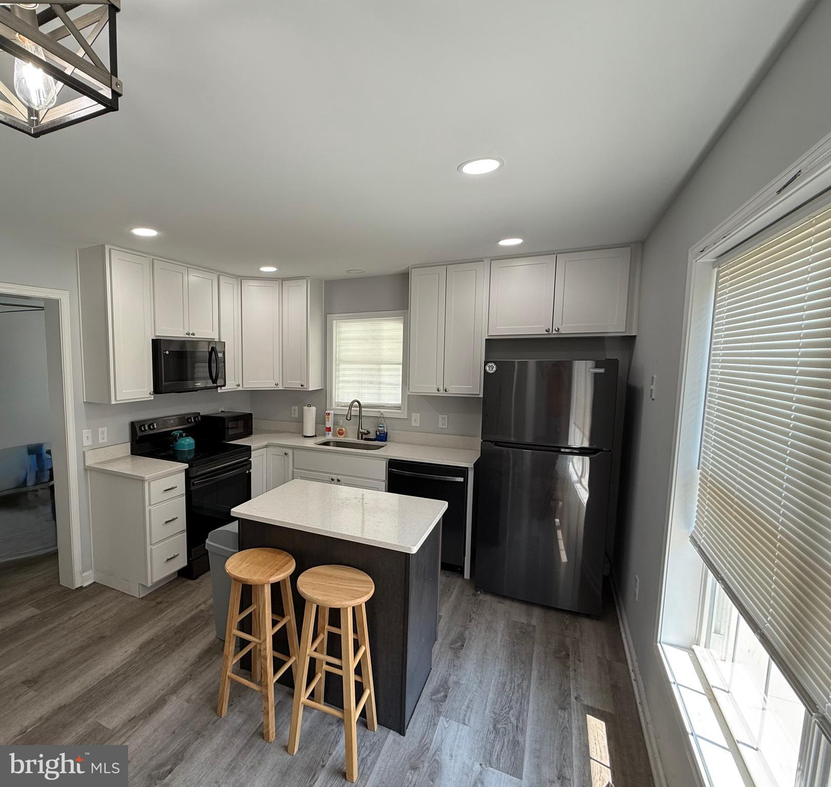 318 S 4TH STREET