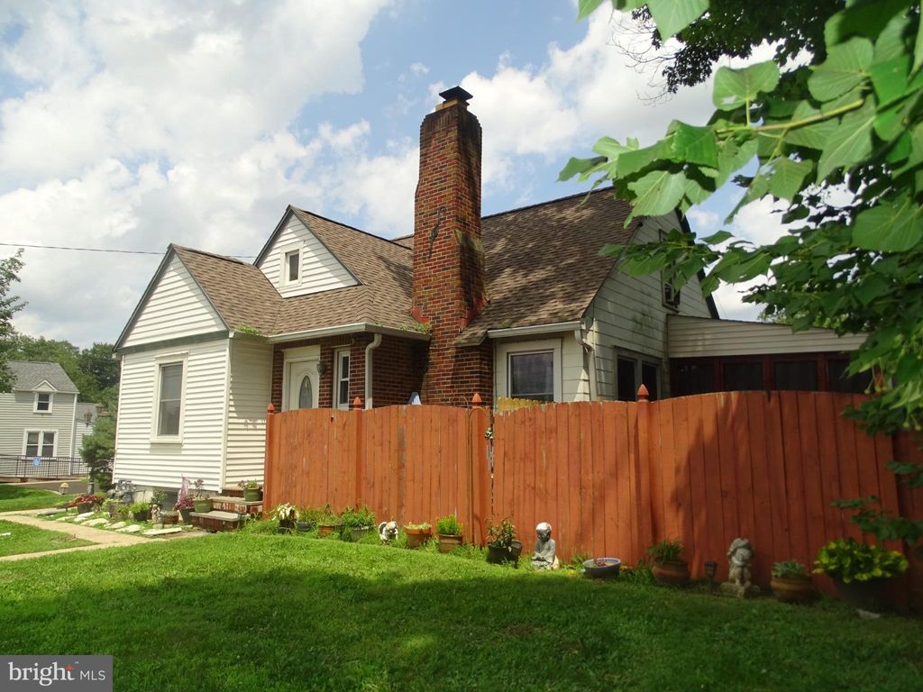 Photo of 131 W Street Road W, FEASTERVILLE TREVOSE, PA 19053 (MLS # PABU2101744)