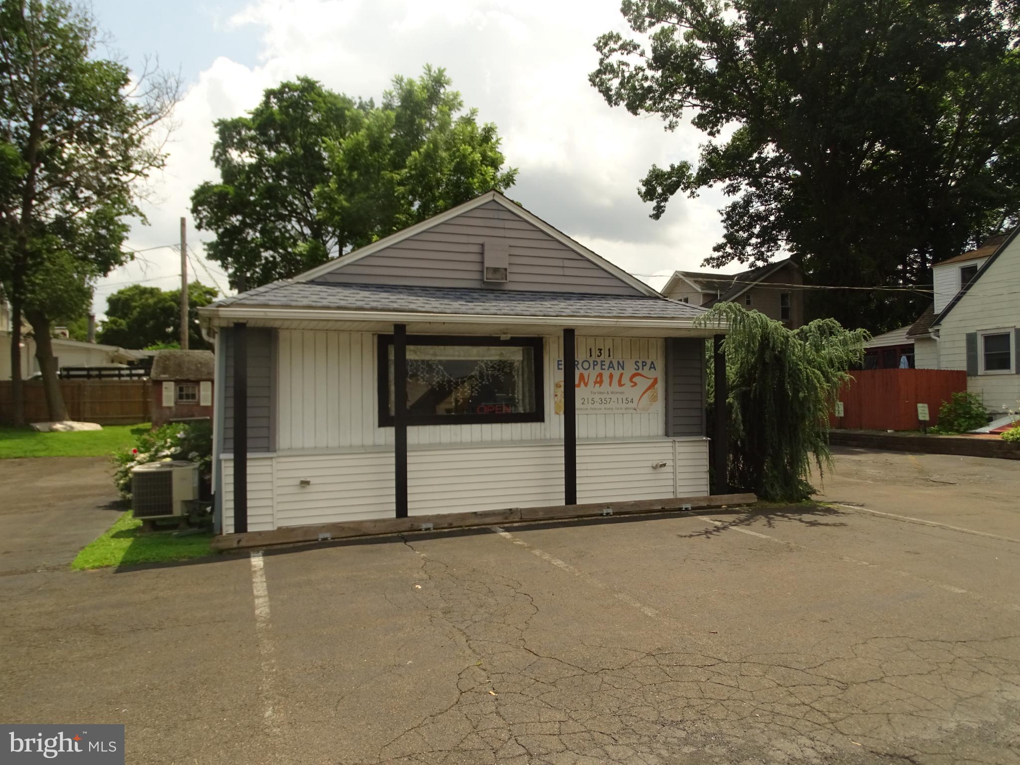 131 W STREET ROAD W