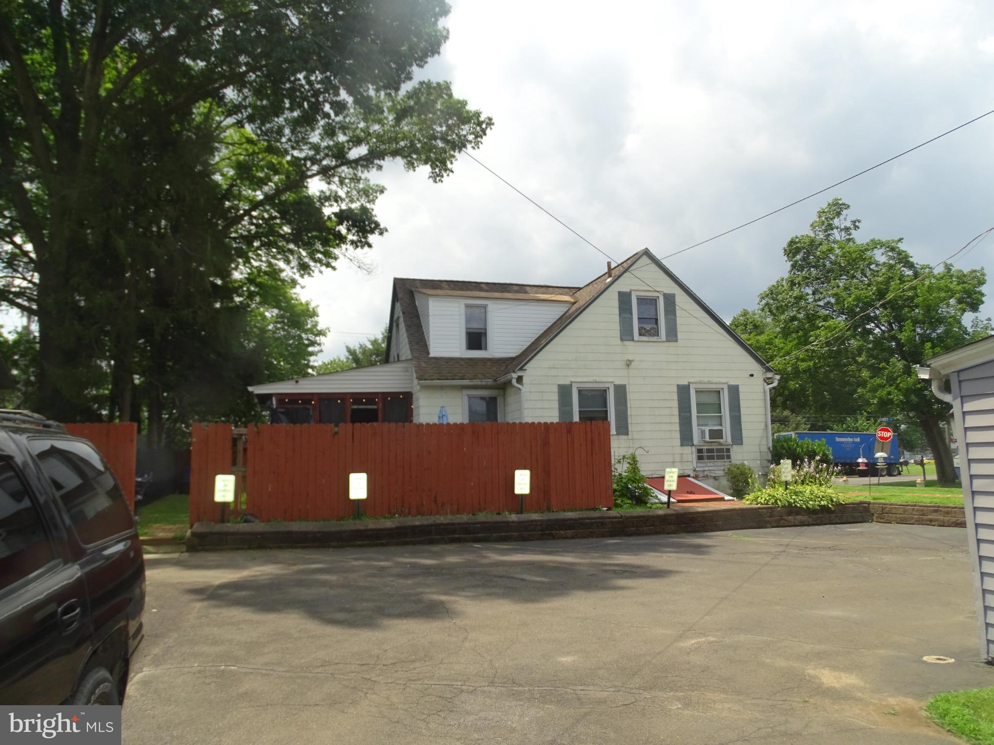 131 W STREET ROAD W