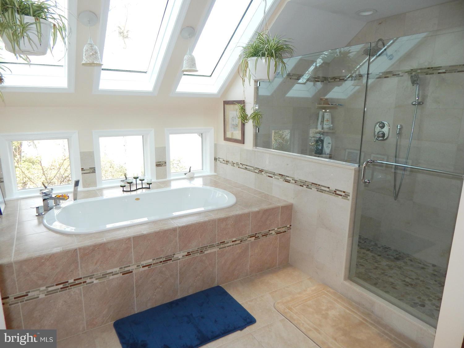 ESPERANZA FARMS - Residential