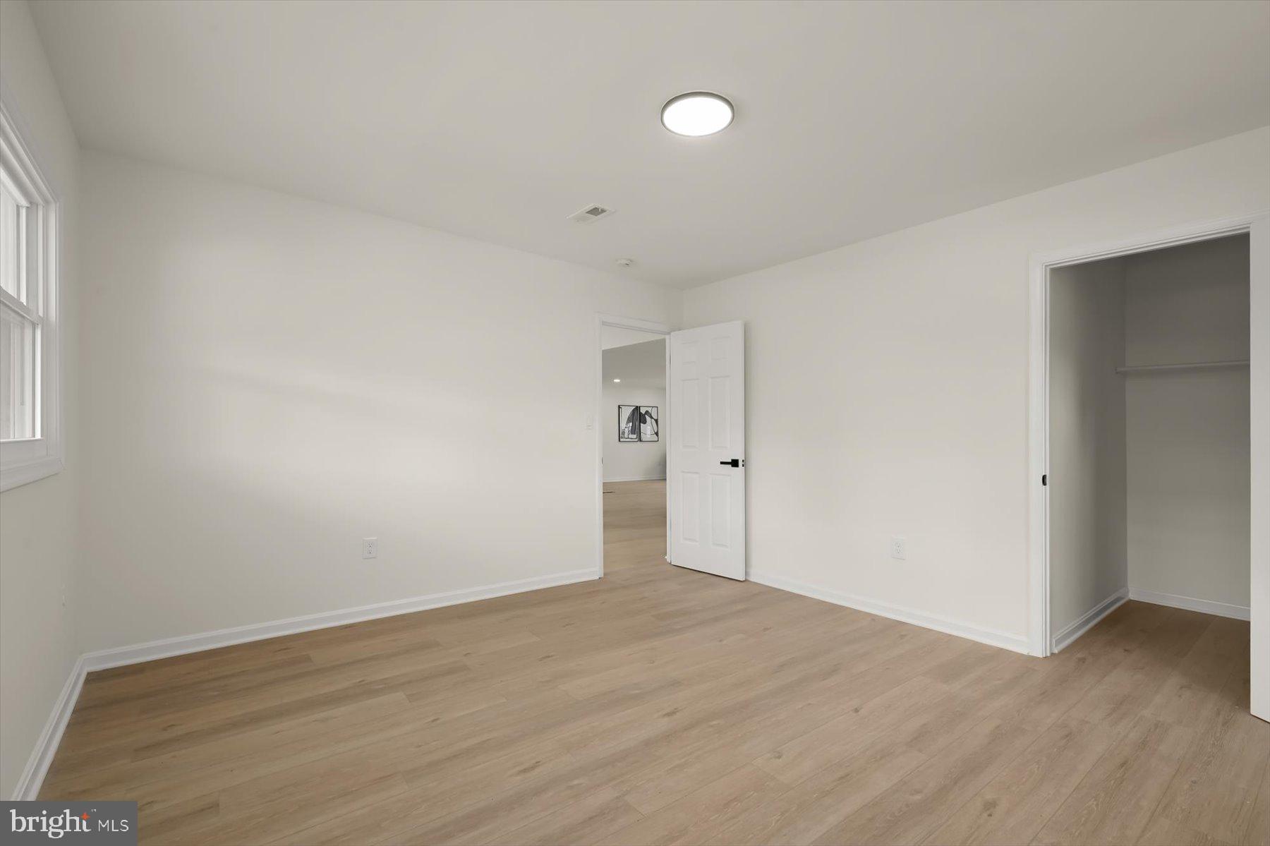 WINDSOR MILL - Residential