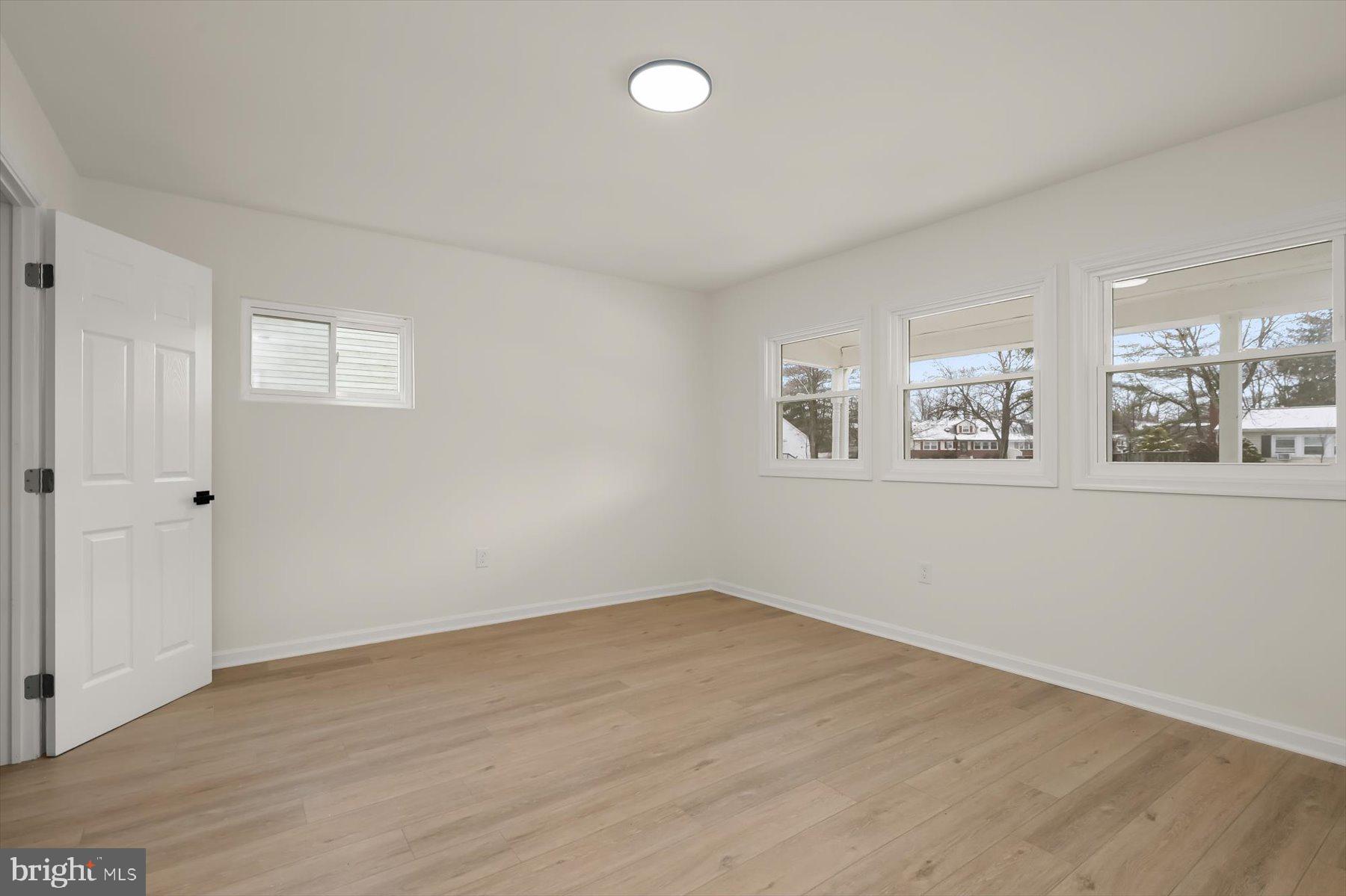 WINDSOR MILL - Residential