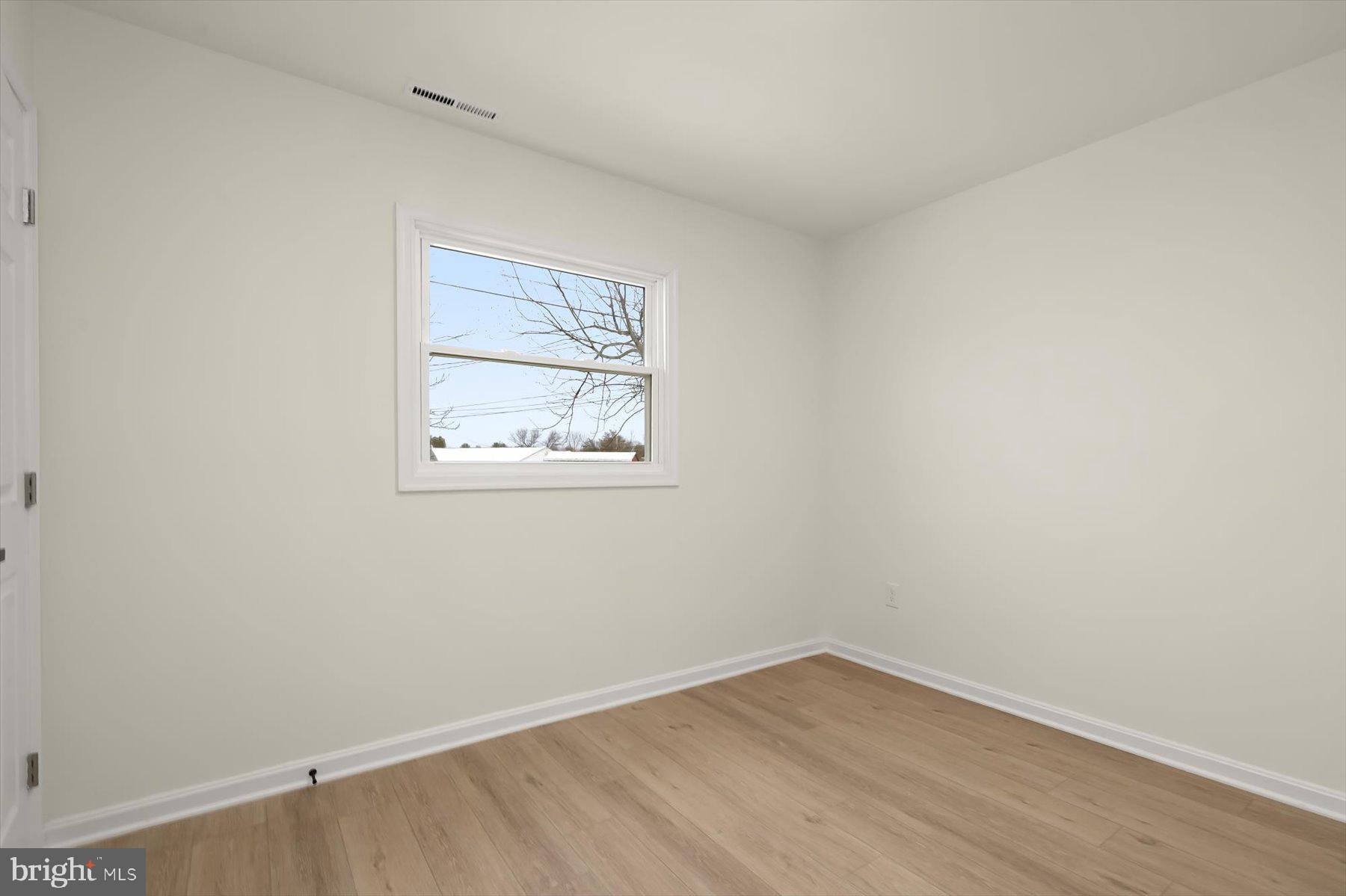 WINDSOR MILL - Residential