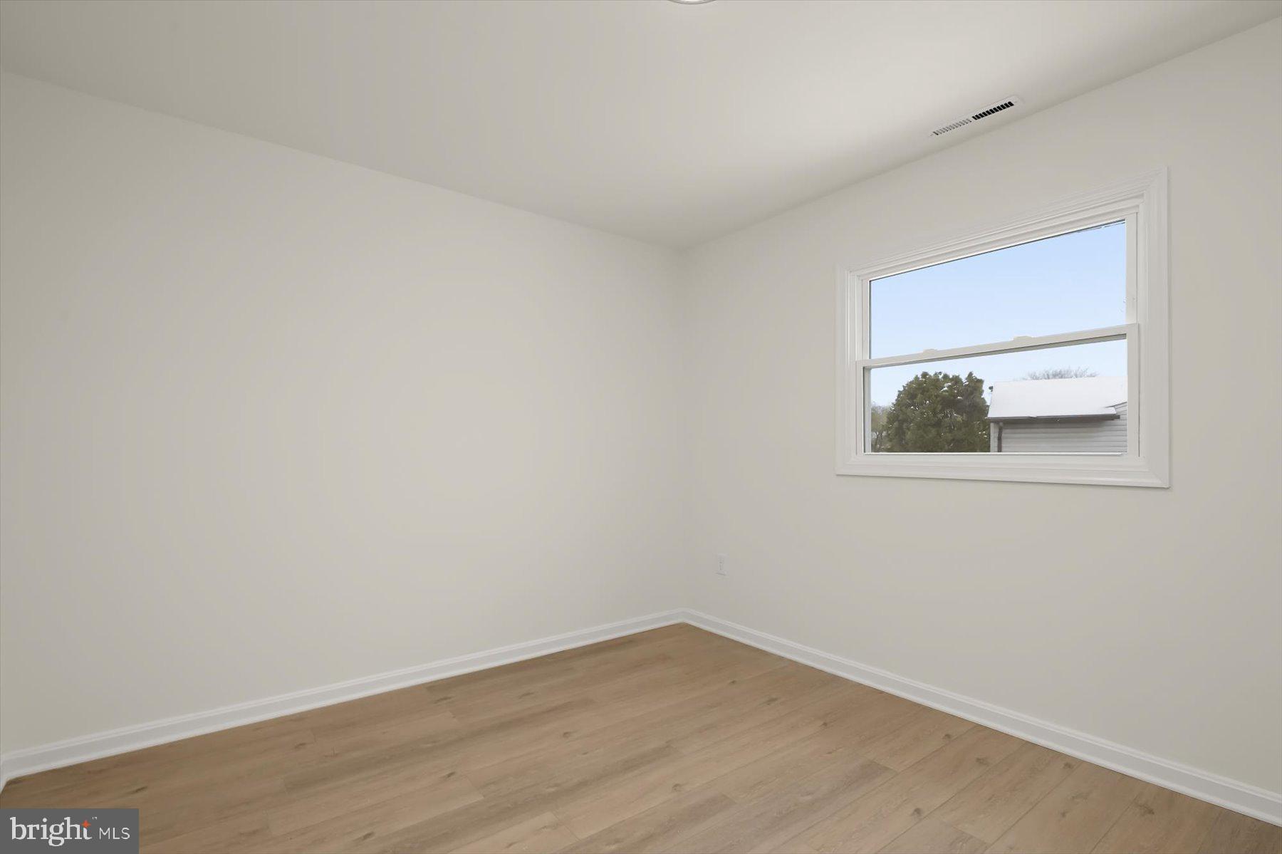 WINDSOR MILL - Residential