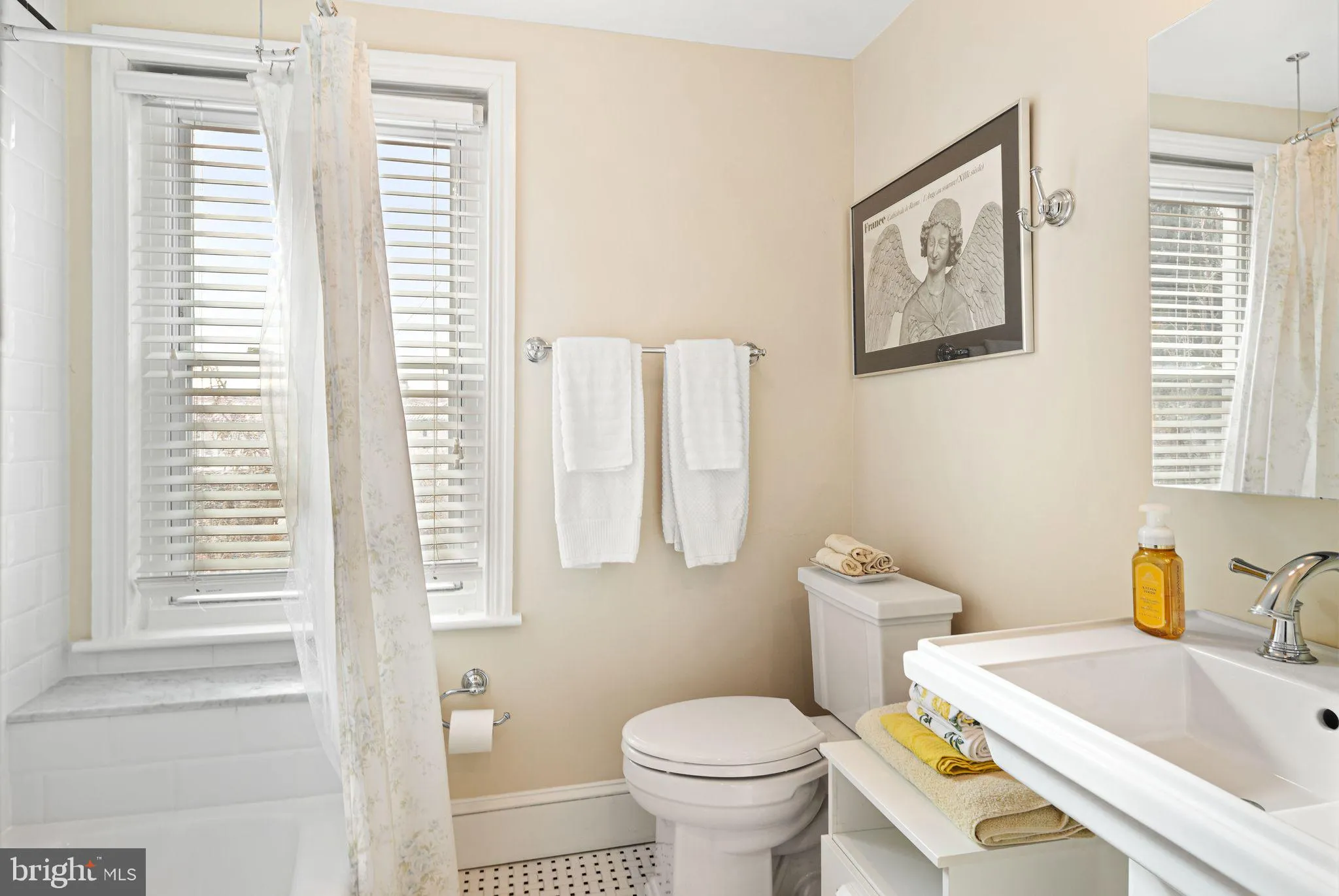 Philadelphia, Pennsylvania 19130, United States, 3 Bedrooms Bedrooms, ,4 BathroomsBathrooms,Residential,Active,10339