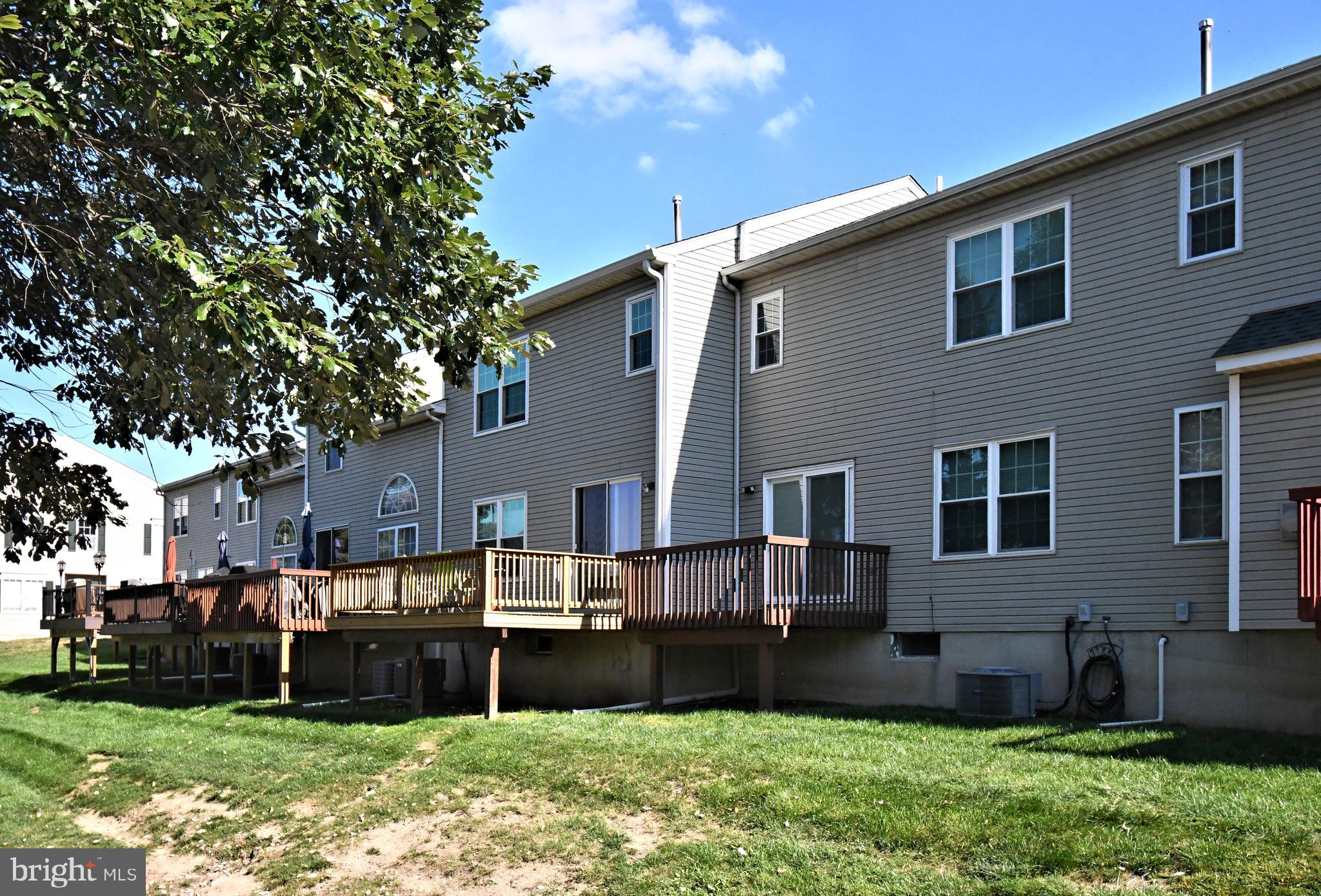 CLUB VIEW MANOR - Residential