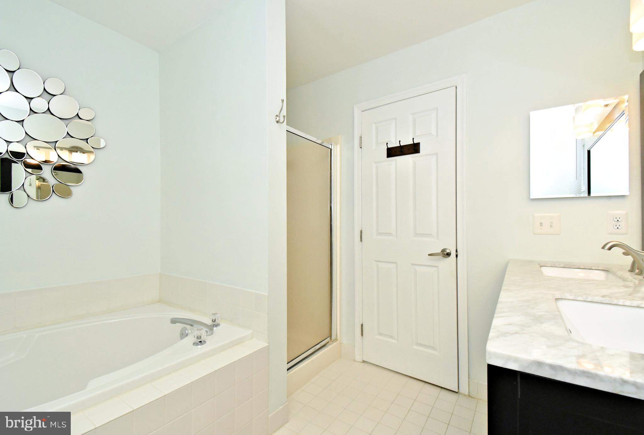 CLUB VIEW MANOR - Residential