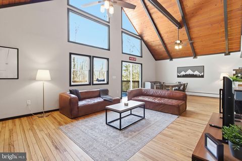 11 SKYE DRIVE LAKE HARMONY PA 18624