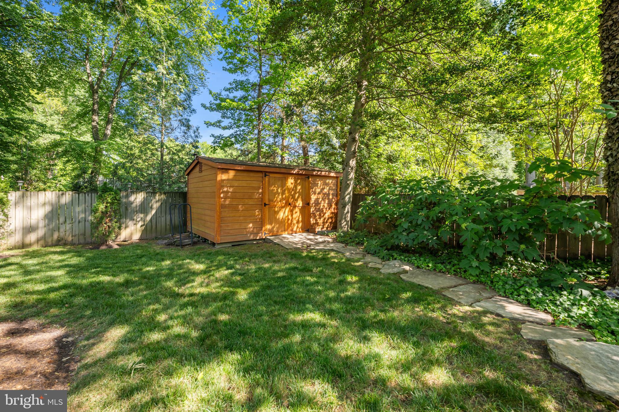 WAYNEWOOD - Residential