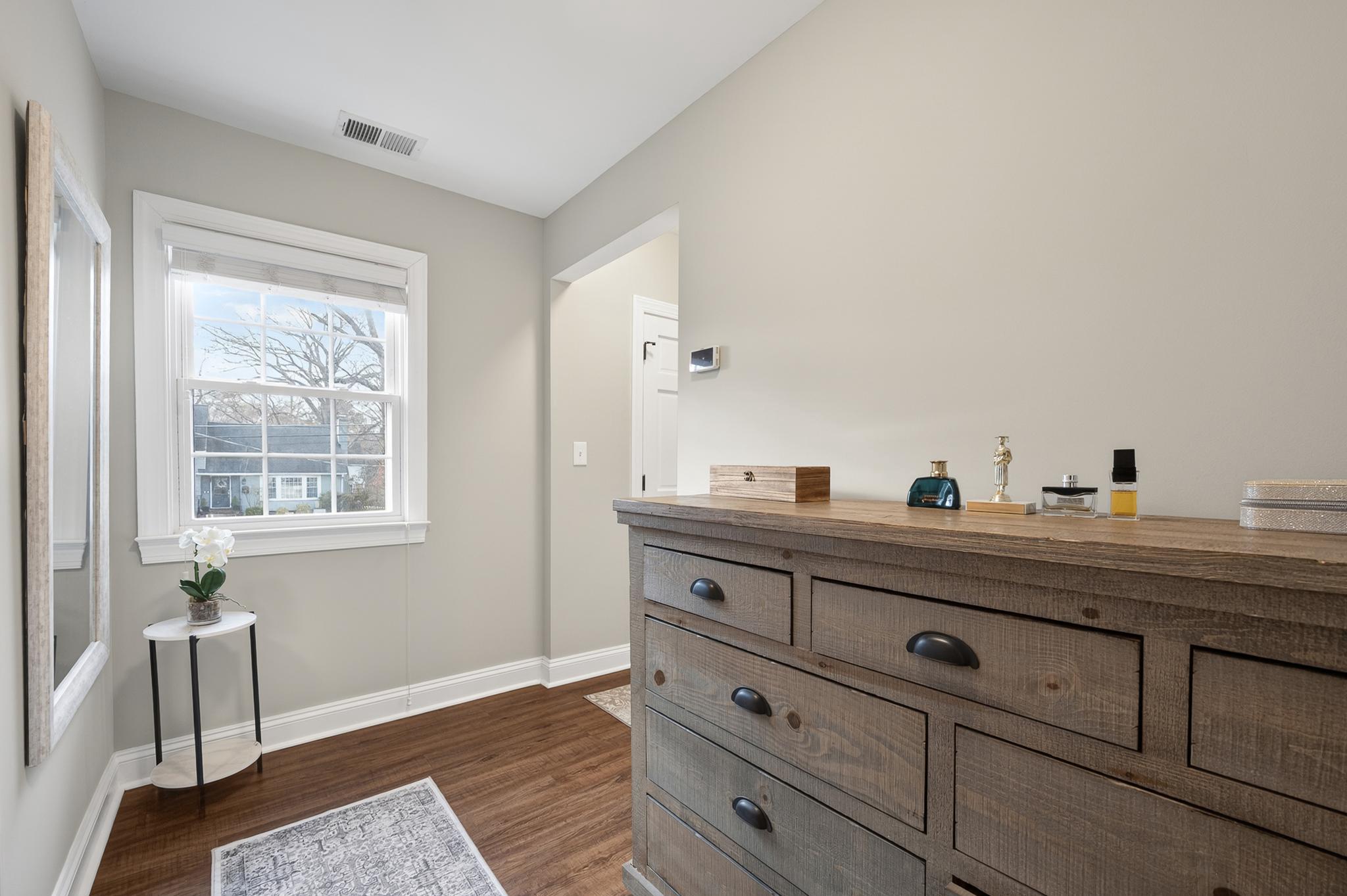 WAYNEWOOD - Residential