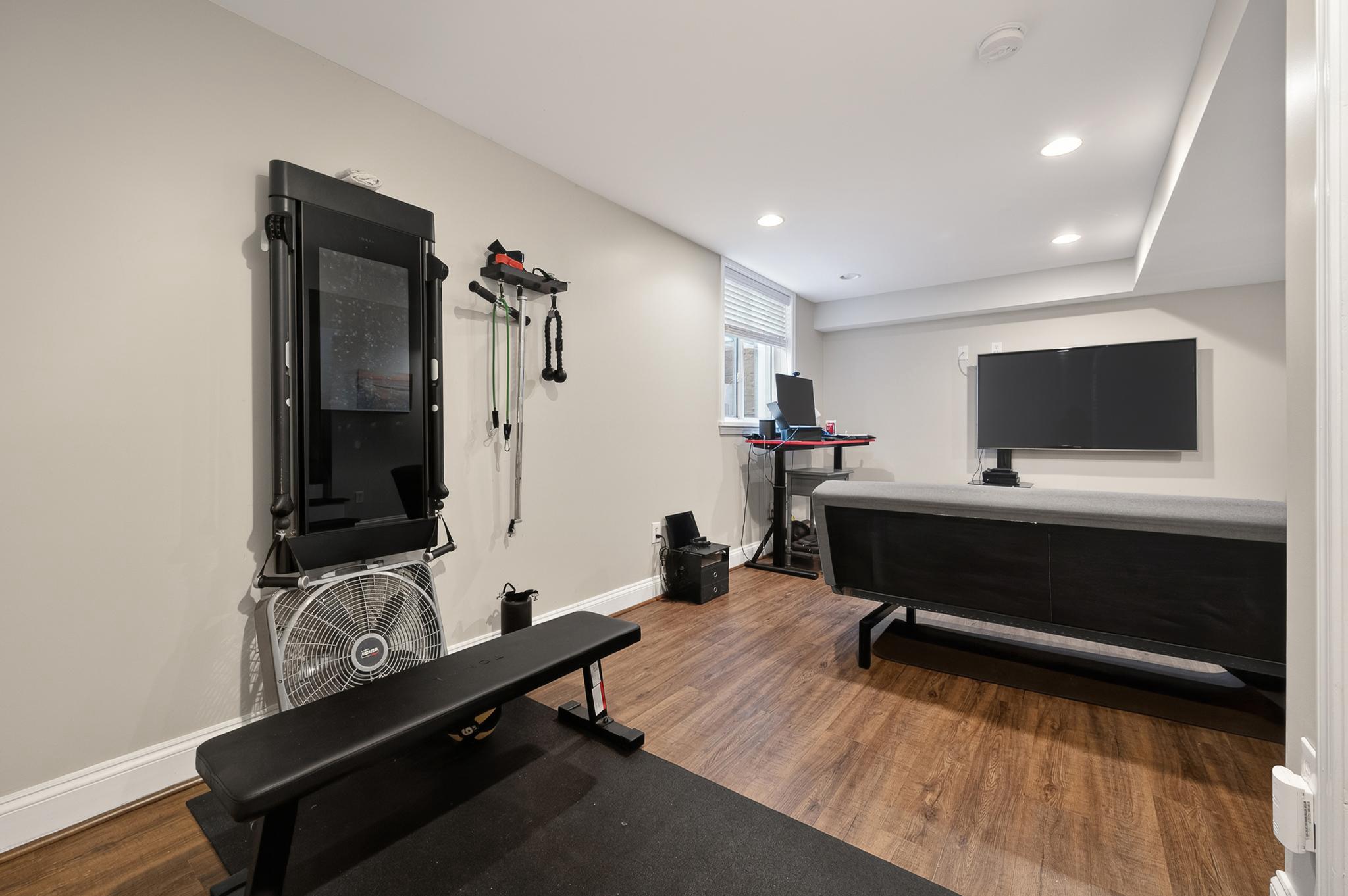 WAYNEWOOD - Residential
