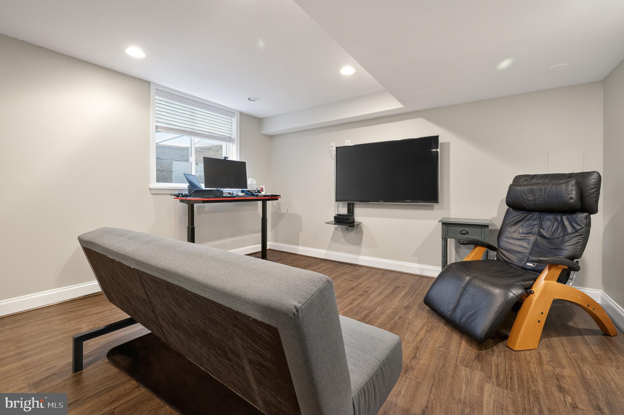 WAYNEWOOD - Residential
