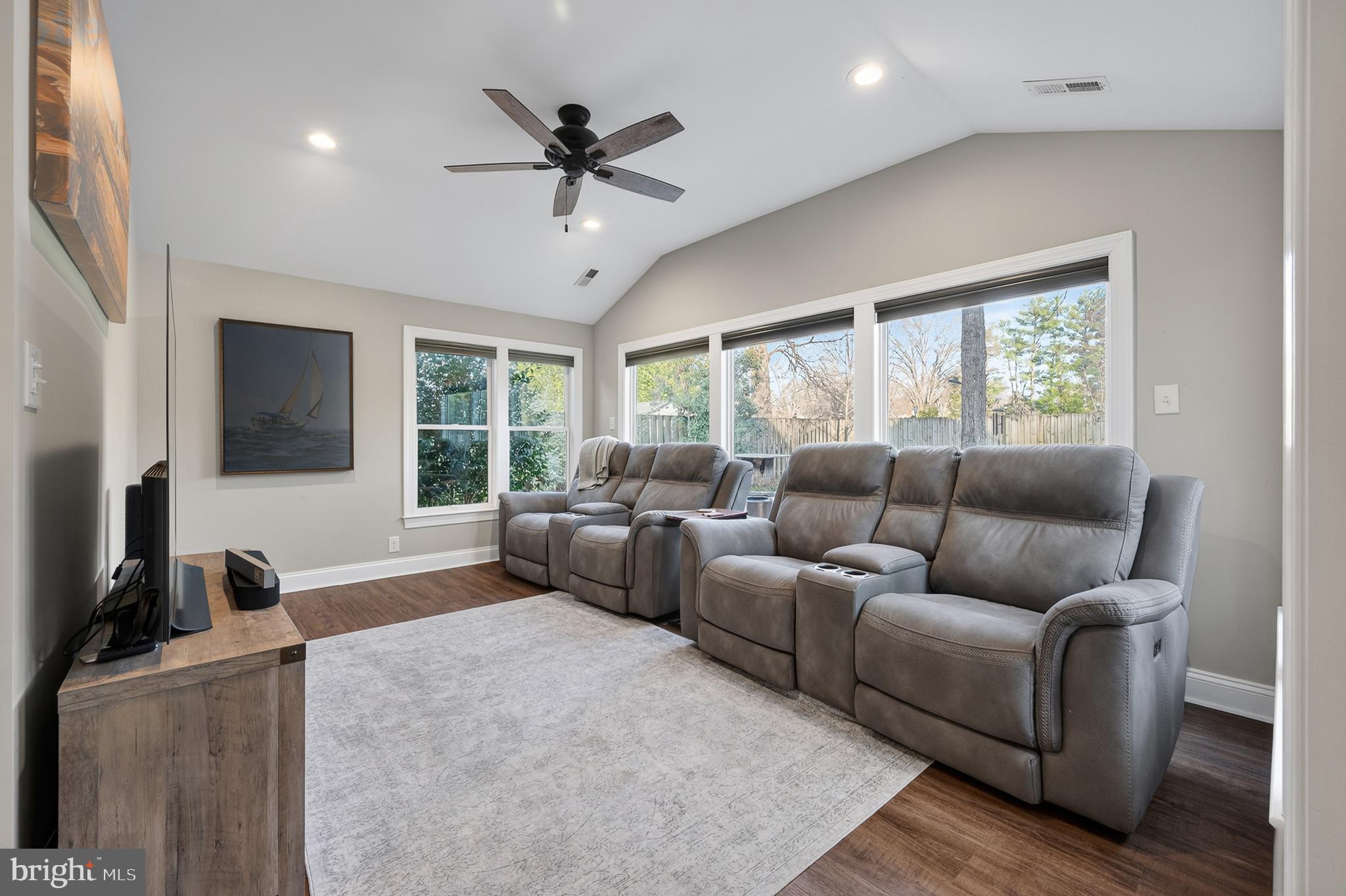 WAYNEWOOD - Residential