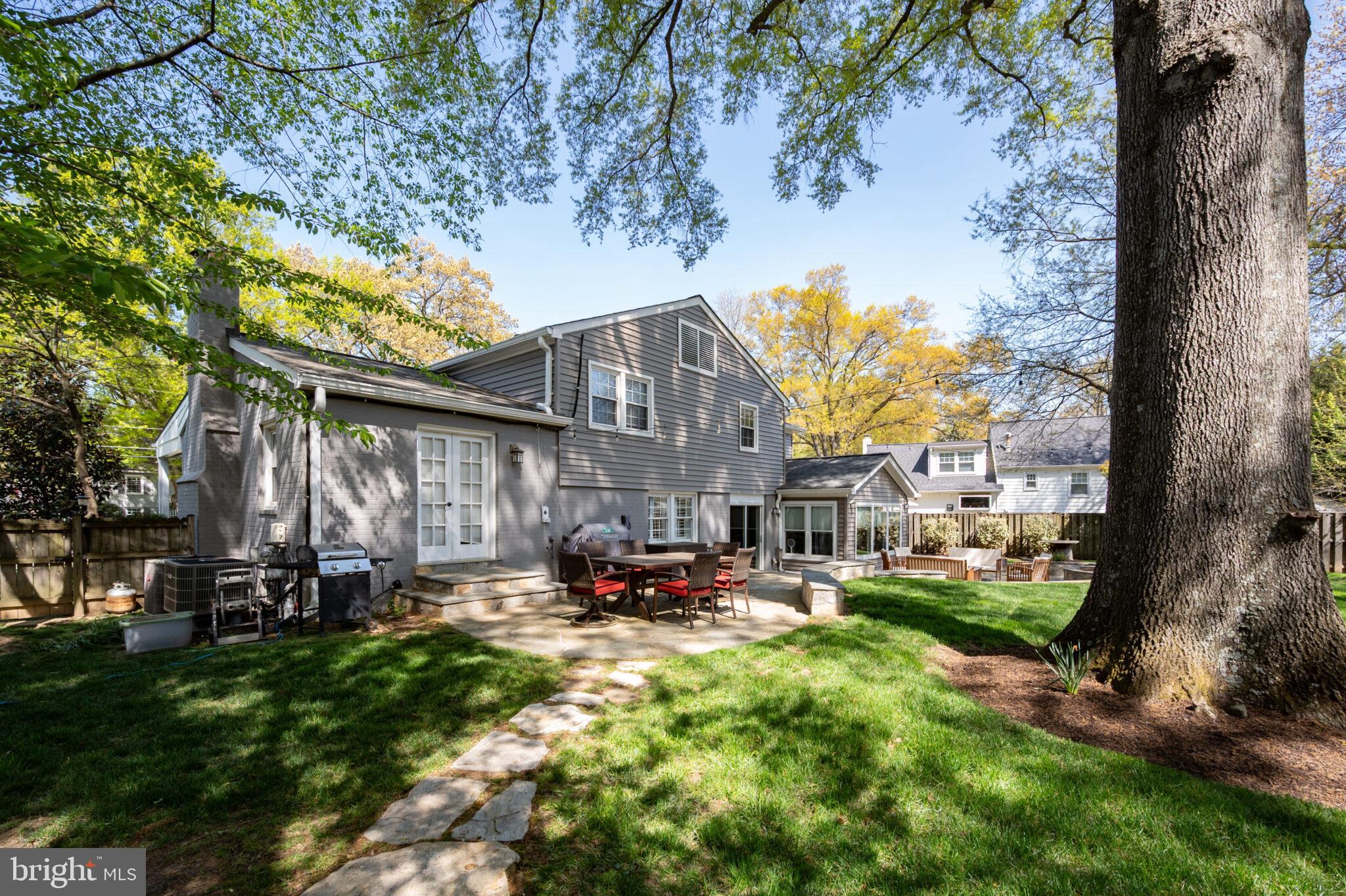 WAYNEWOOD - Residential
