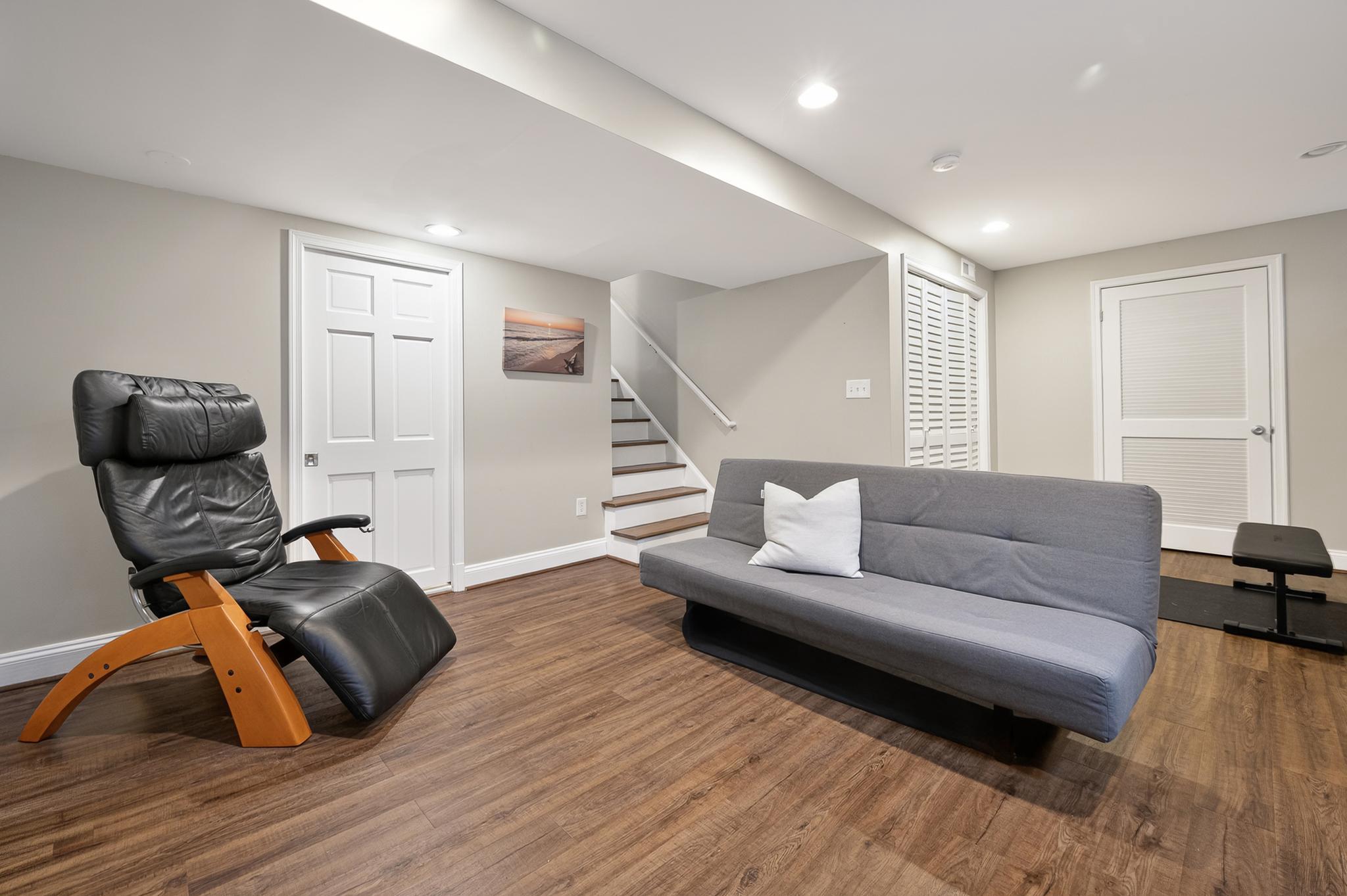 WAYNEWOOD - Residential