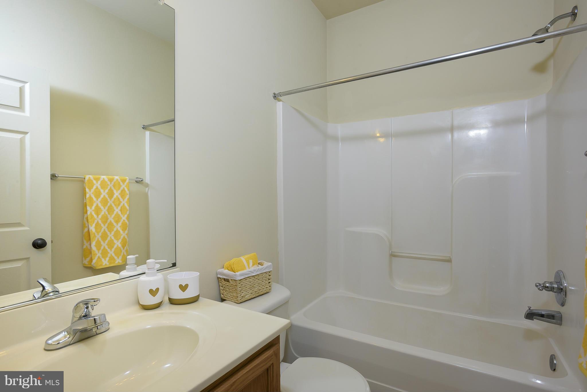 COLONIAL PARK - Residential