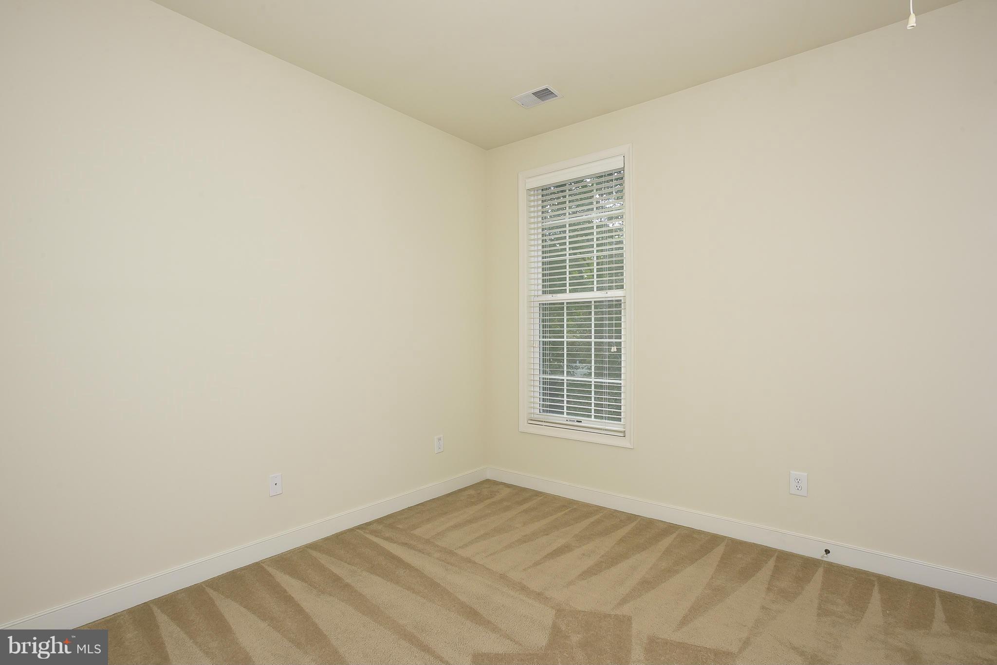 COLONIAL PARK - Residential