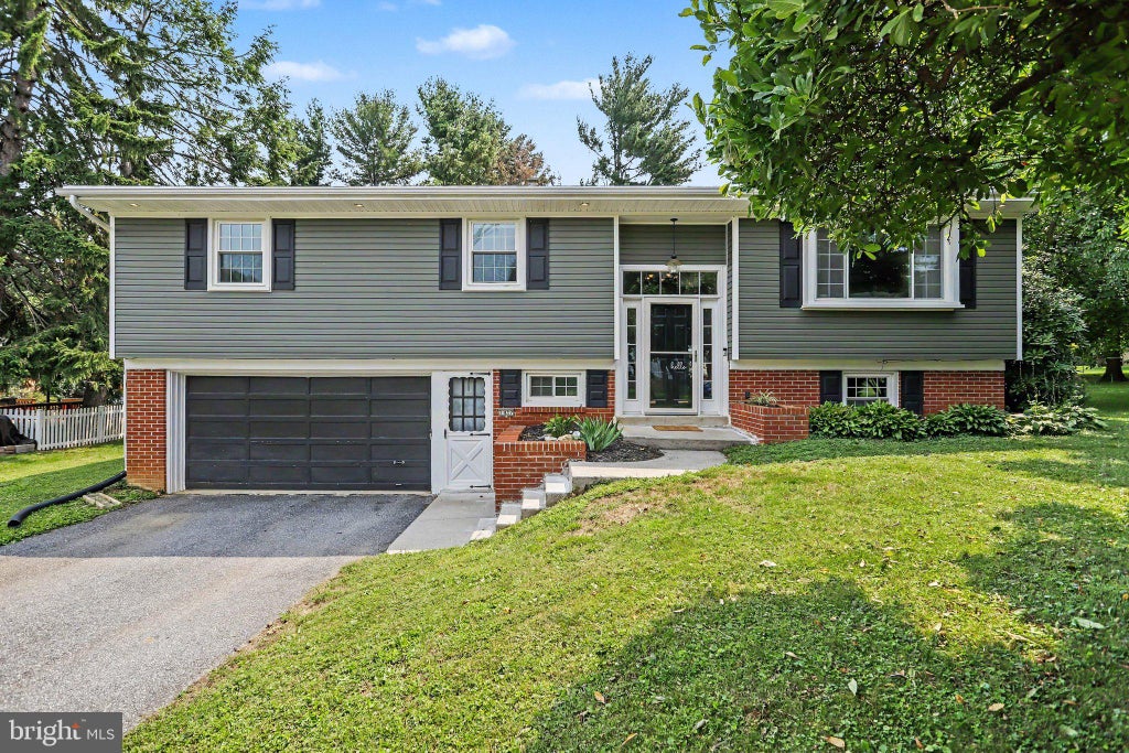 Photo of 1837 Amity Drive, LANCASTER, PA 17601 (MLS # PALA2090782)