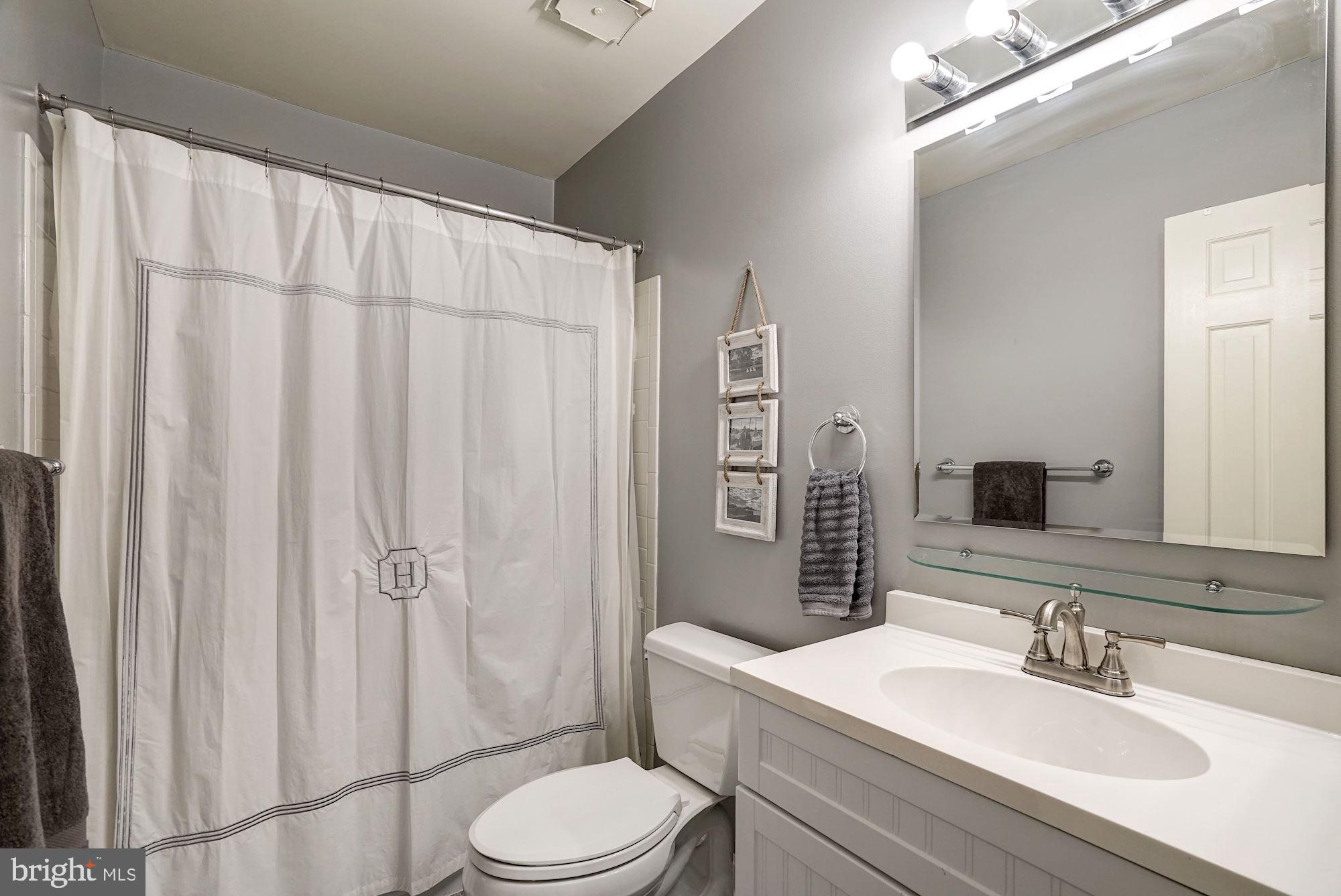 OLD TOWN COURT - Residential