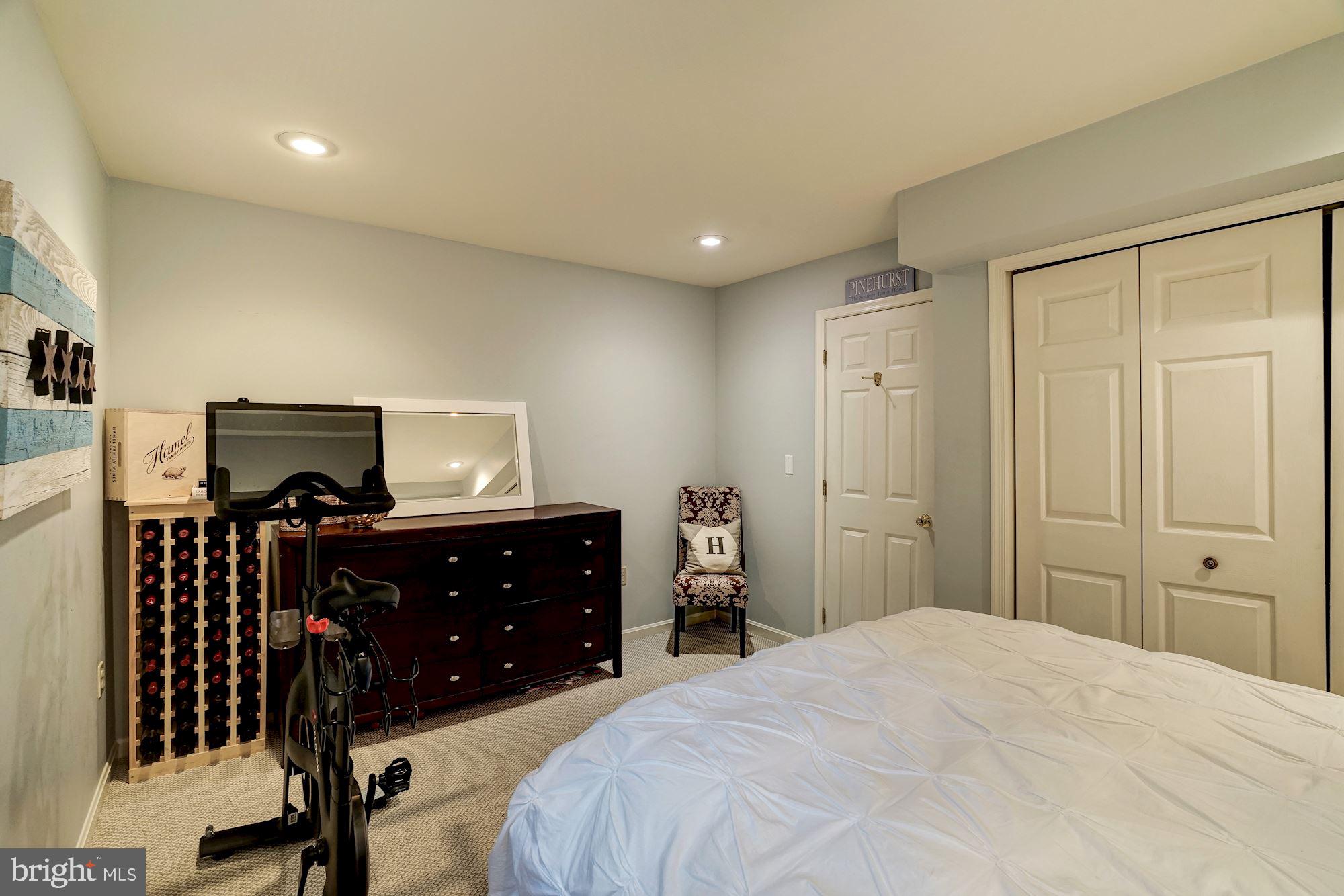 OLD TOWN COURT - Residential