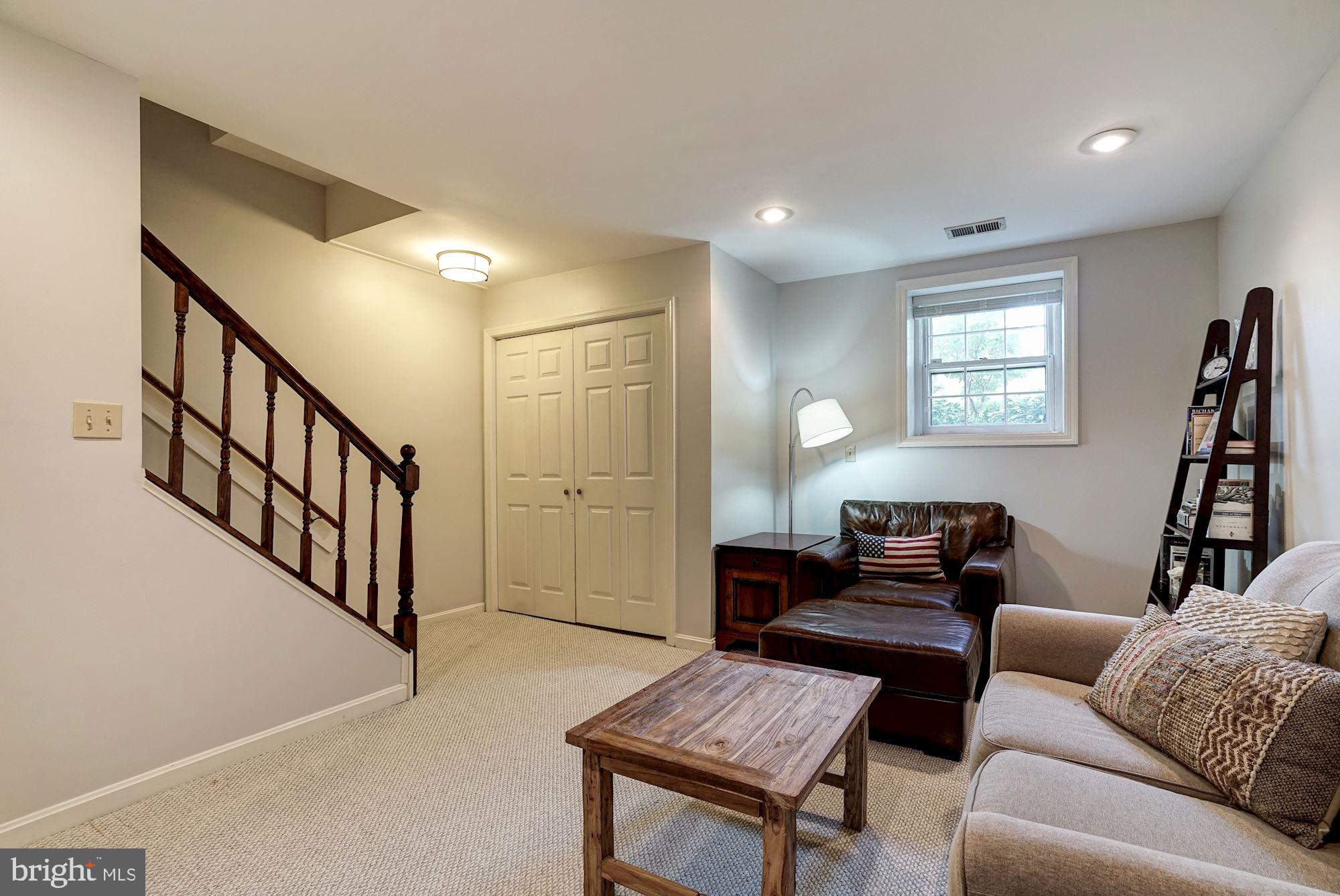 OLD TOWN COURT - Residential