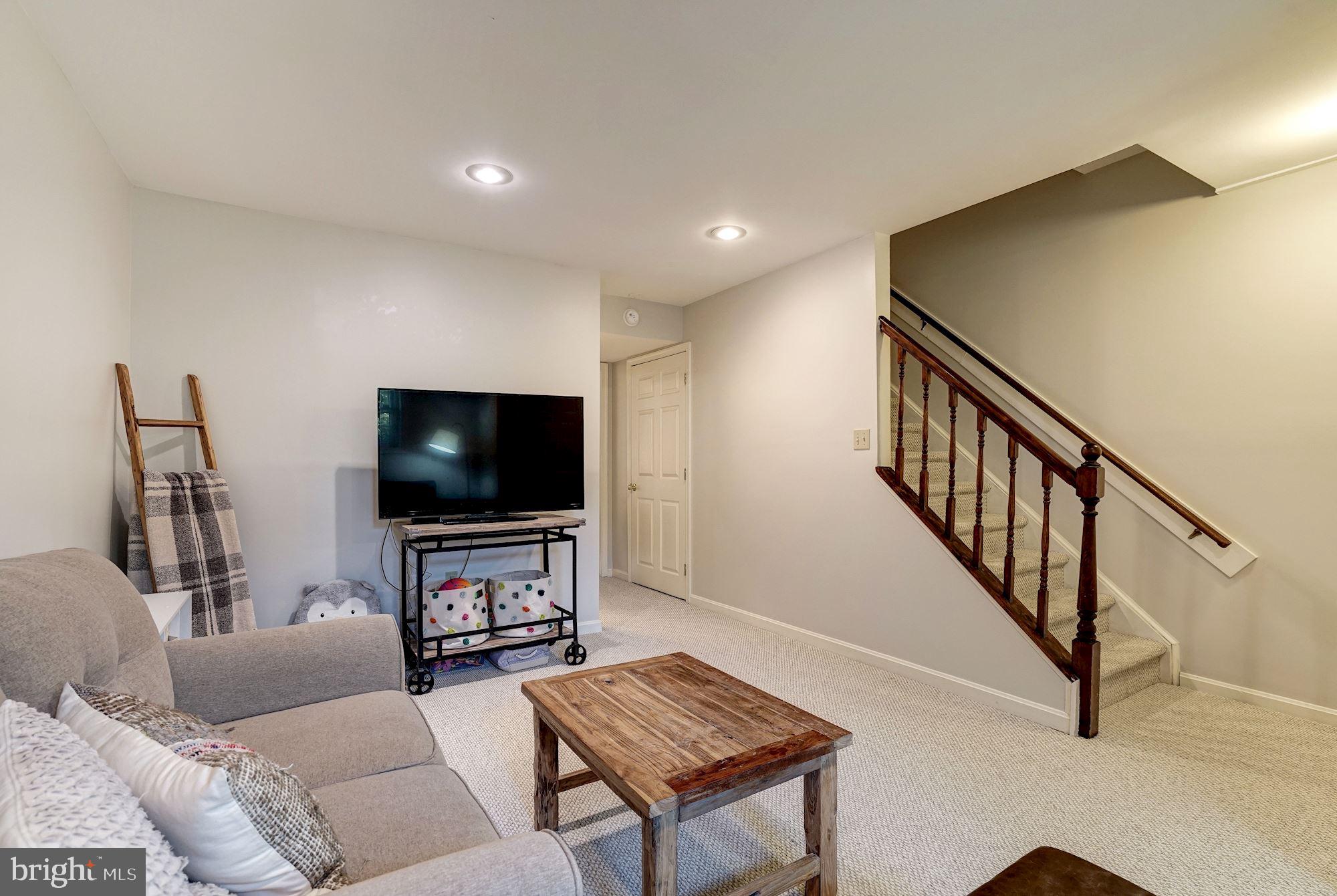 OLD TOWN COURT - Residential