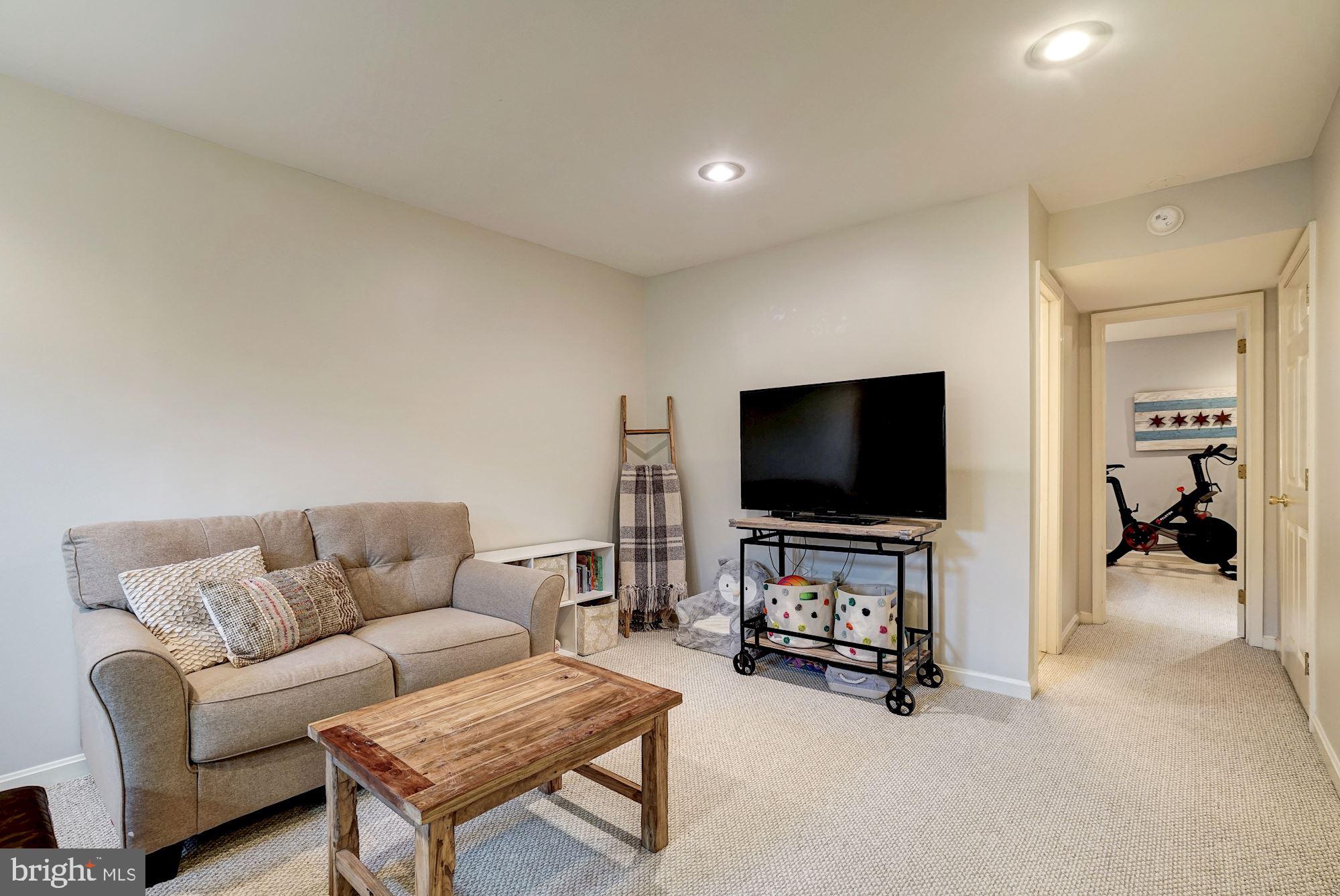 OLD TOWN COURT - Residential