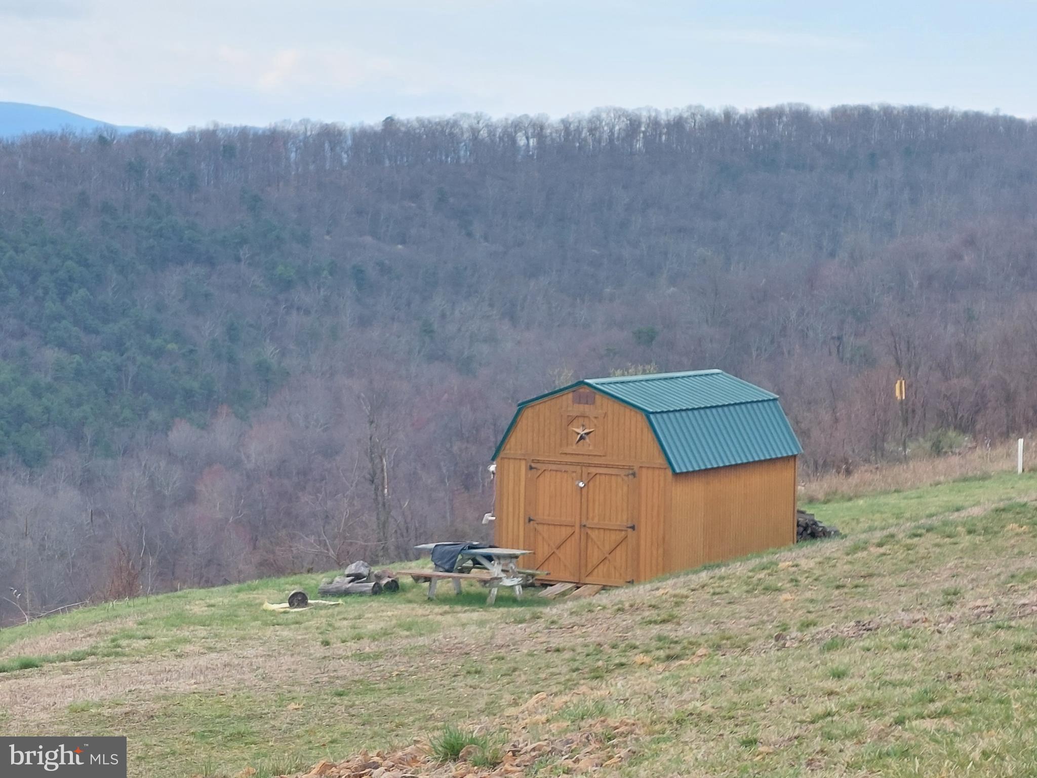 APPLE FIELDS OF HEAVEN - Land