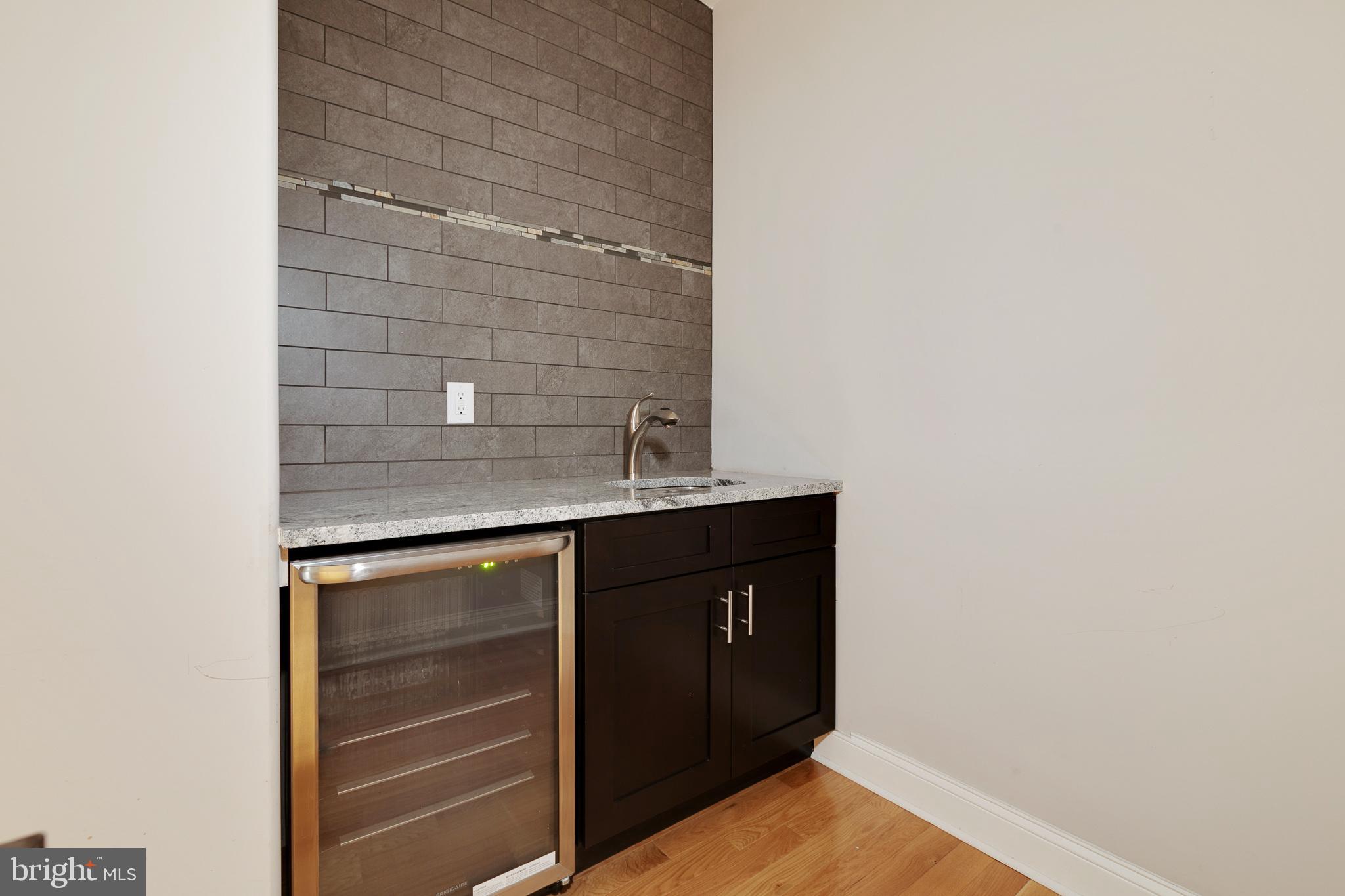 POINT BREEZE - Residential
