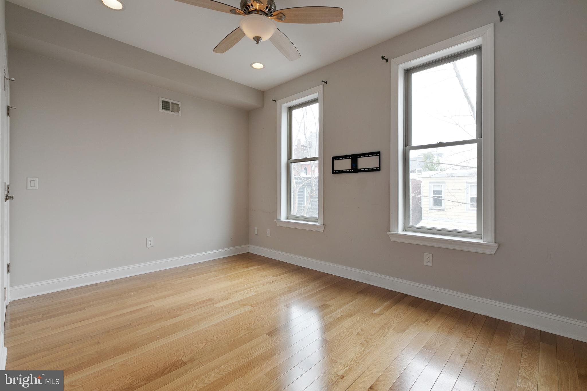 POINT BREEZE - Residential