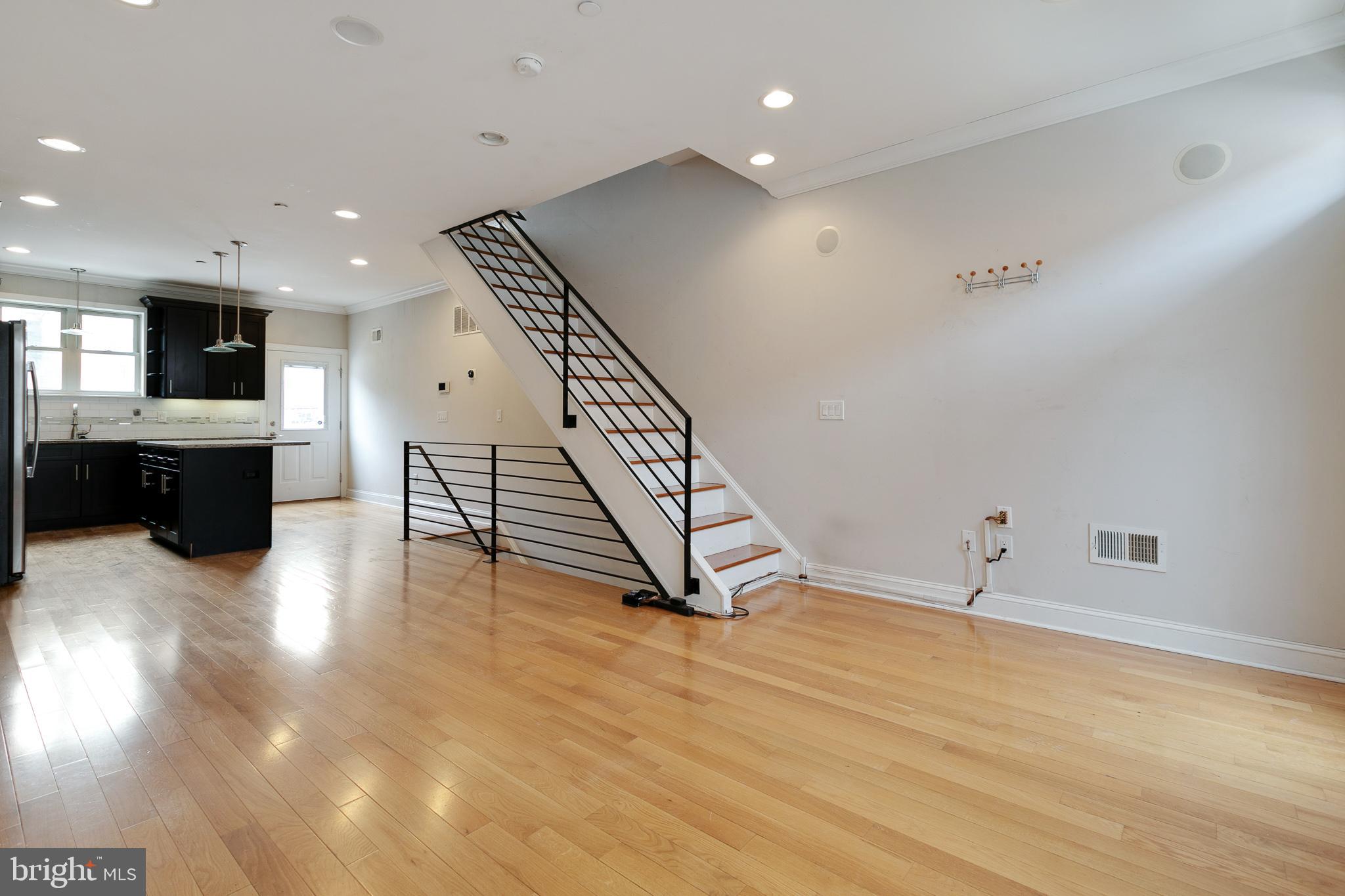 POINT BREEZE - Residential