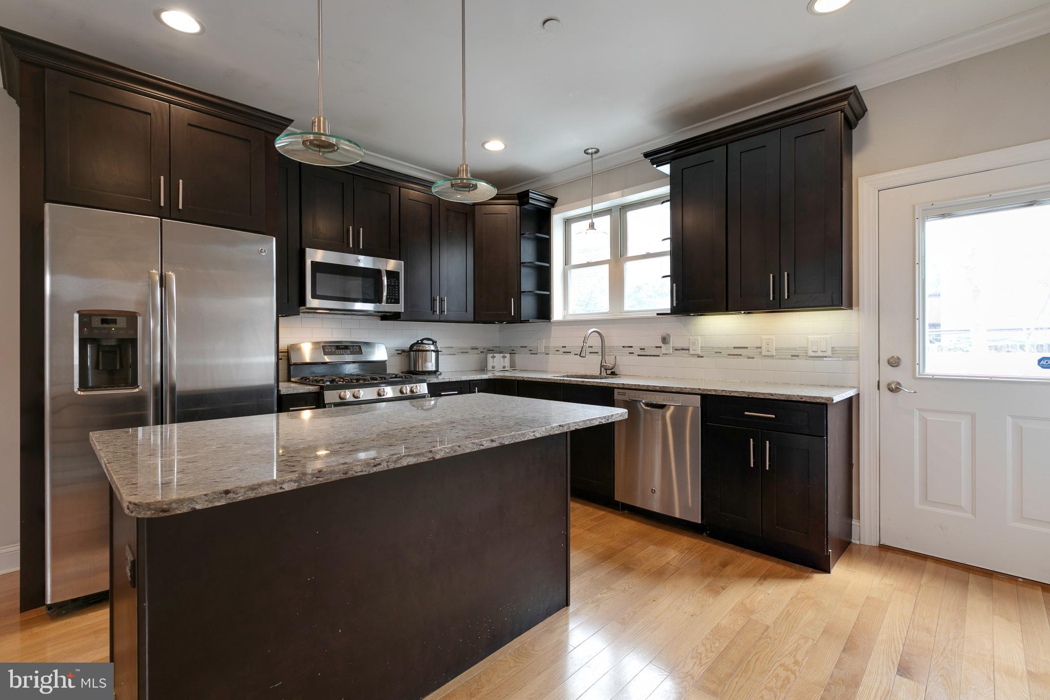 POINT BREEZE - Residential