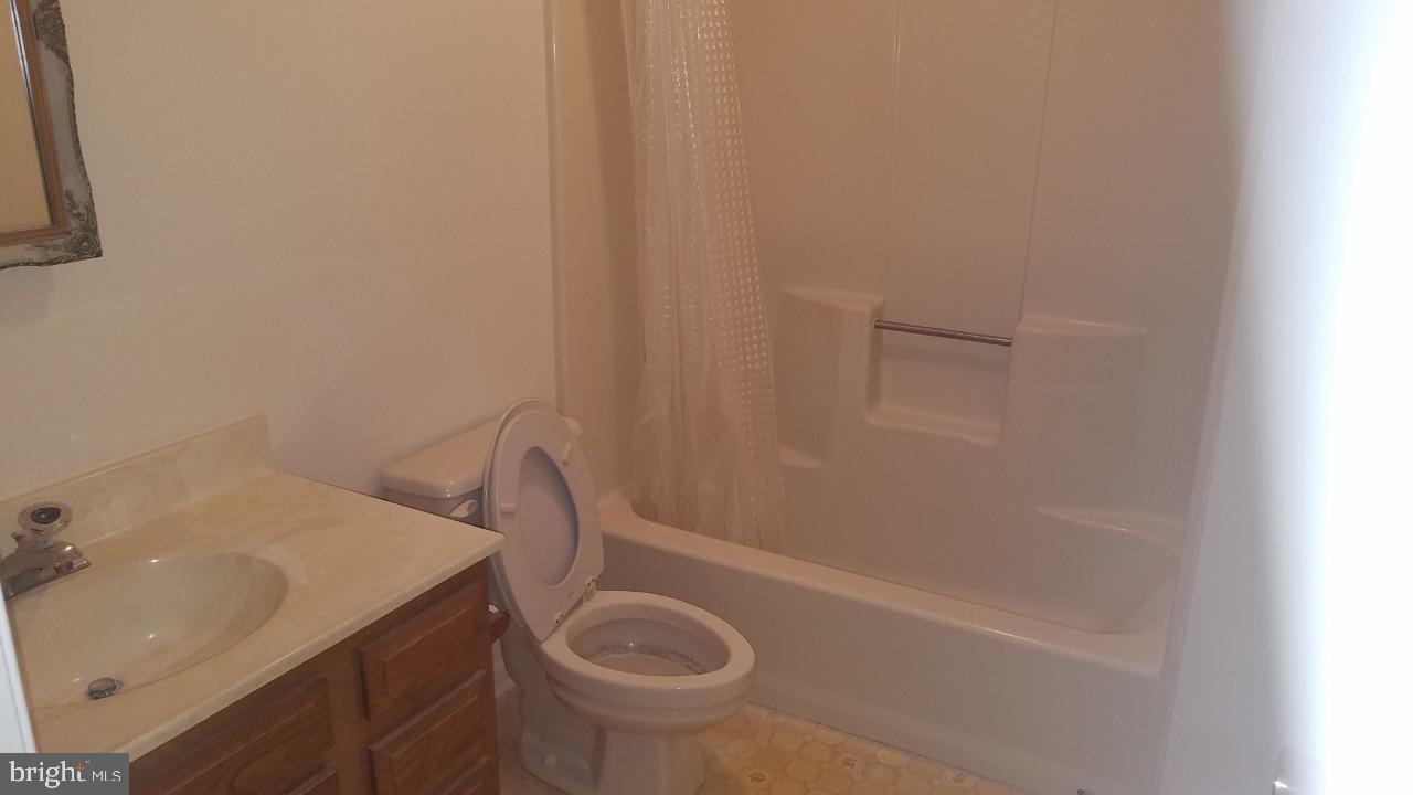 SPRING VALLEY - Residential Lease