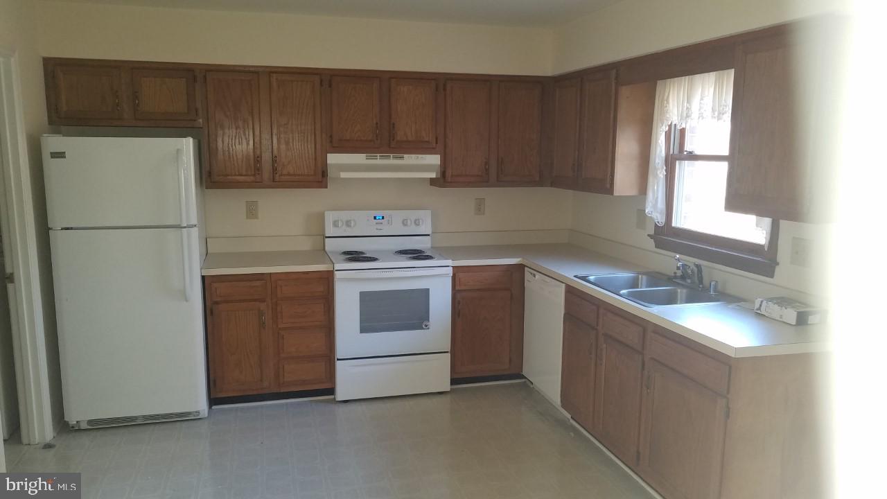 SPRING VALLEY - Residential Lease