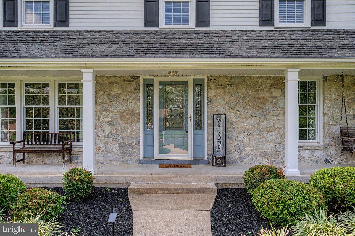 8 LOMBARDY DRIVE