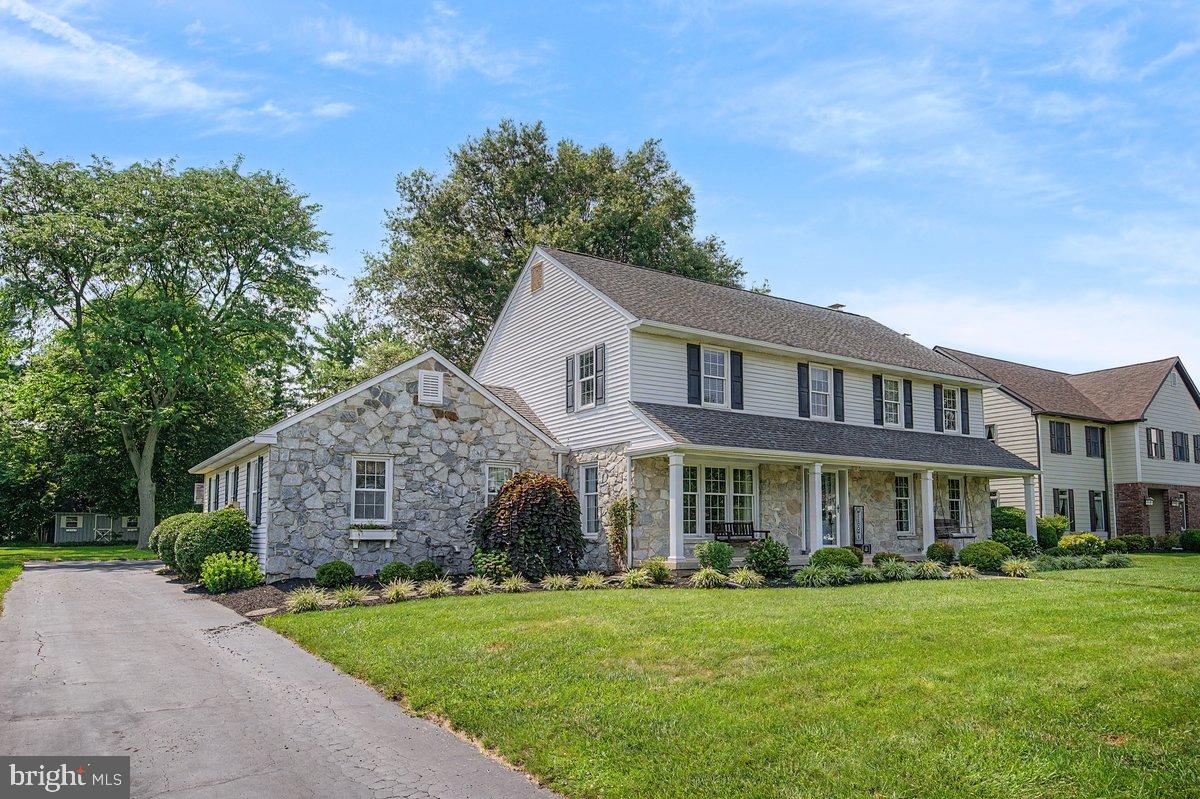 8 LOMBARDY DRIVE
