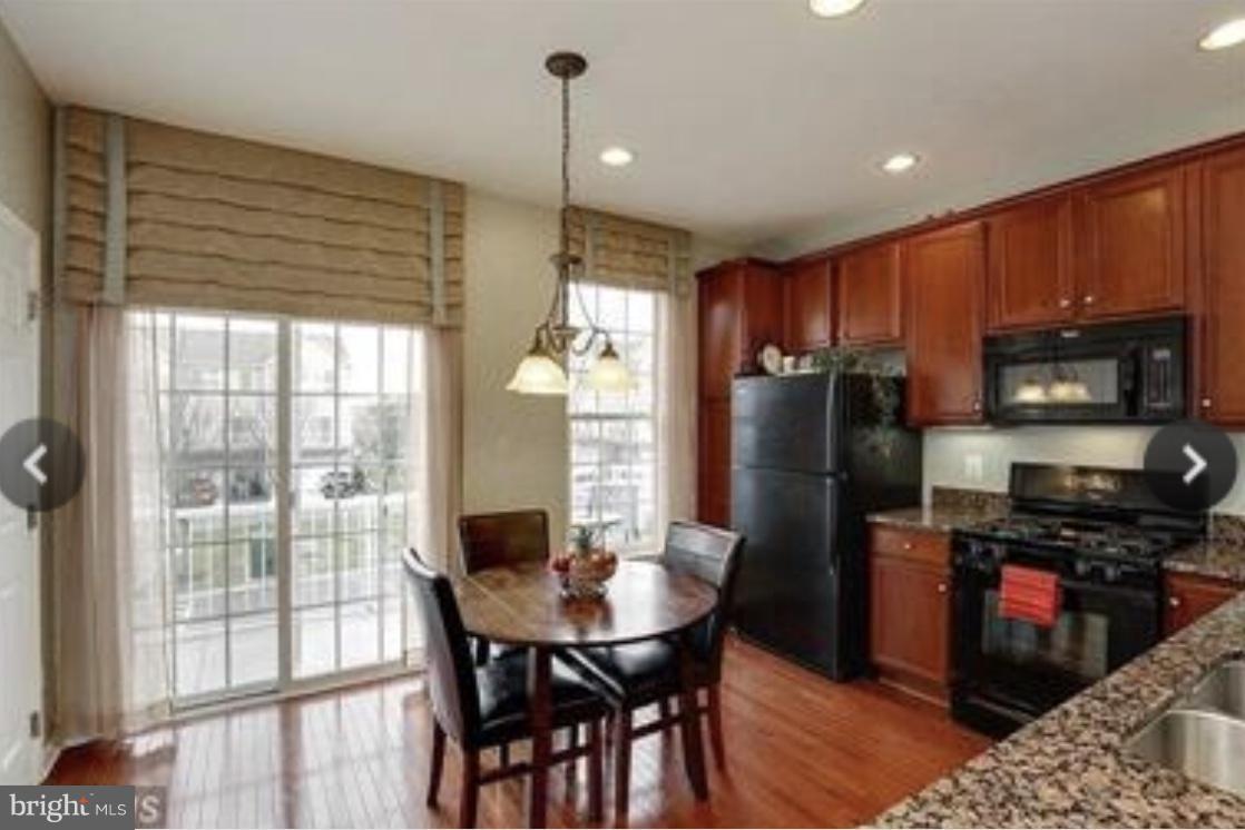 AMBERLEA AT SOUTH RIDING - Residential Lease