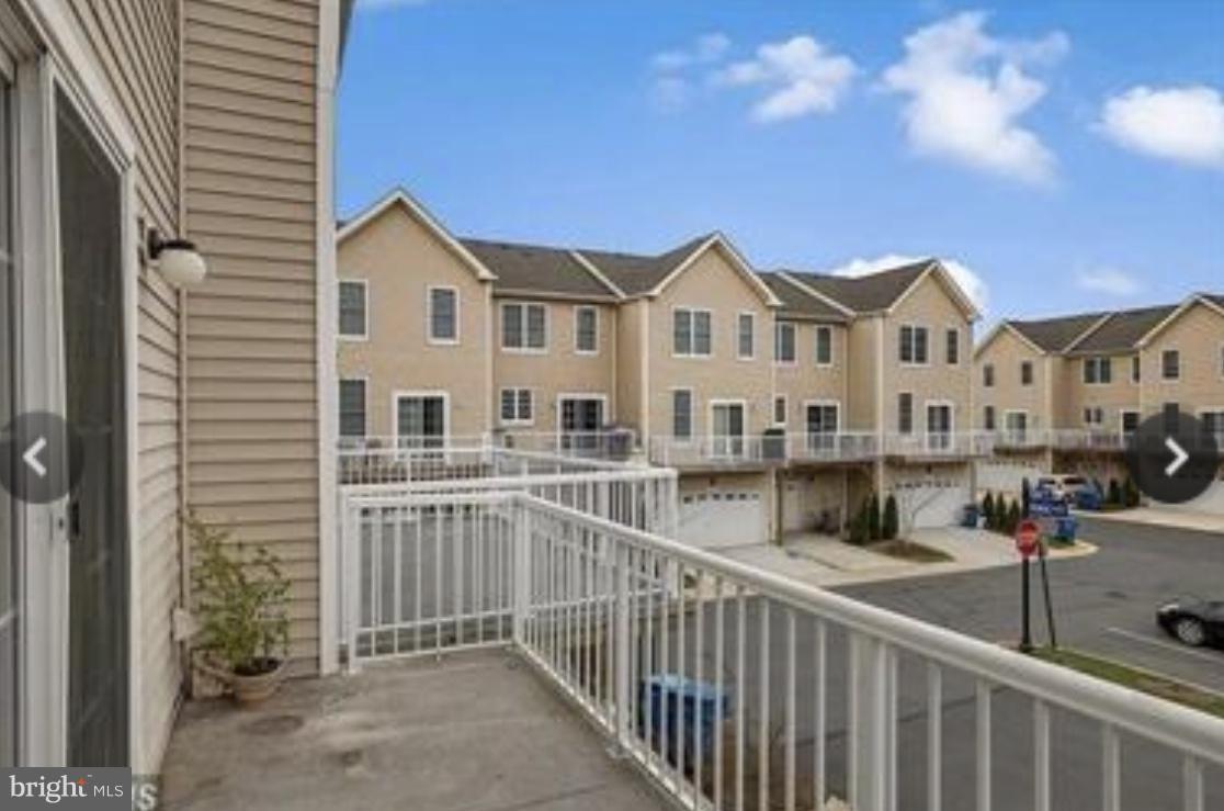 AMBERLEA AT SOUTH RIDING - Residential Lease