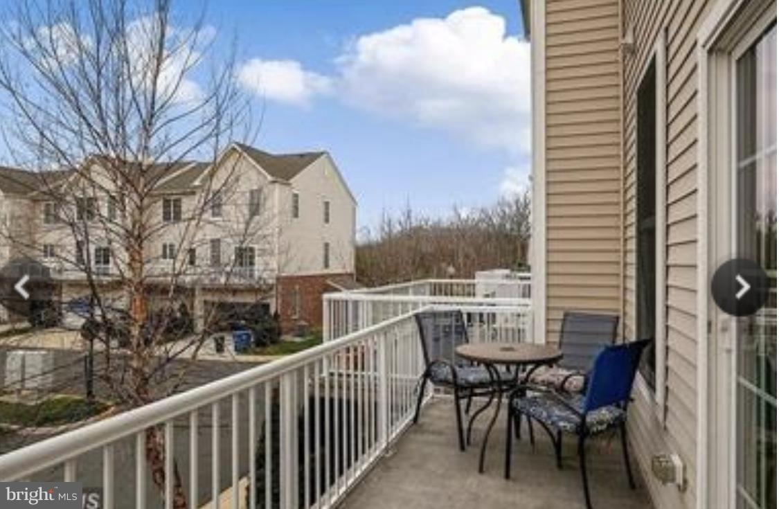 AMBERLEA AT SOUTH RIDING - Residential Lease