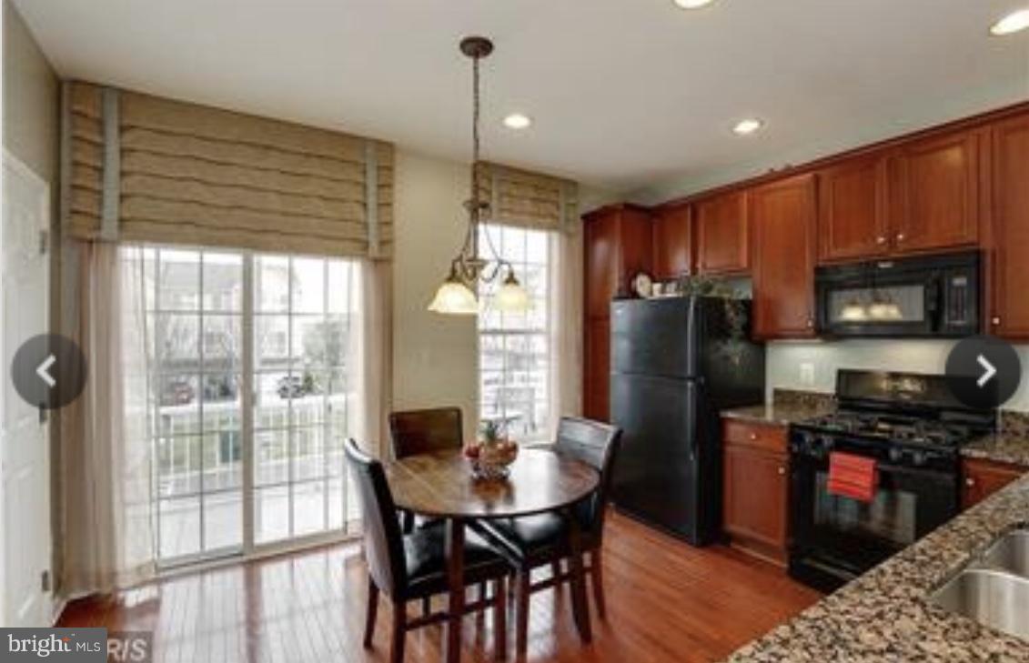 AMBERLEA AT SOUTH RIDING - Residential Lease