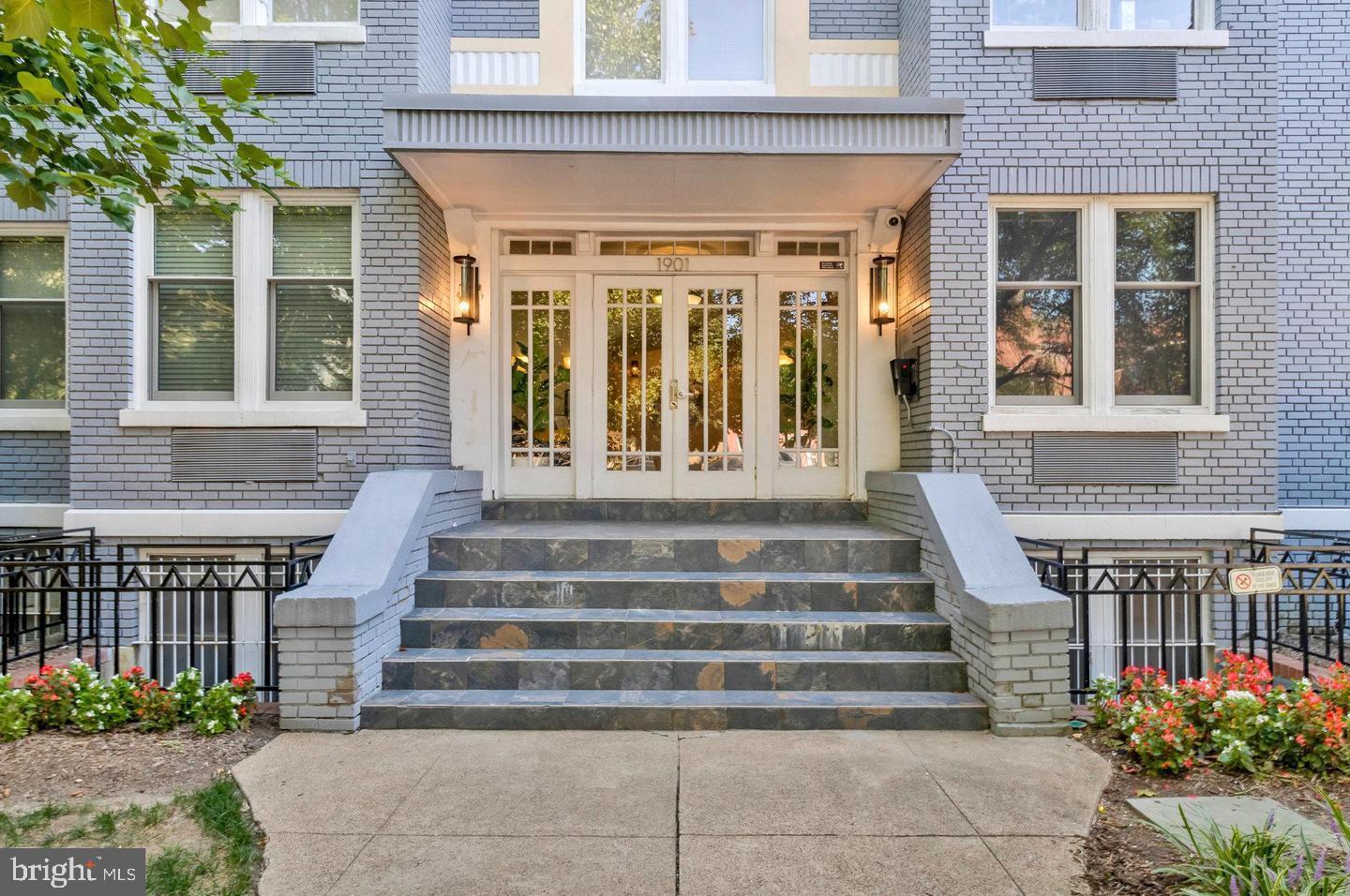 1901 16TH STREET NW 11