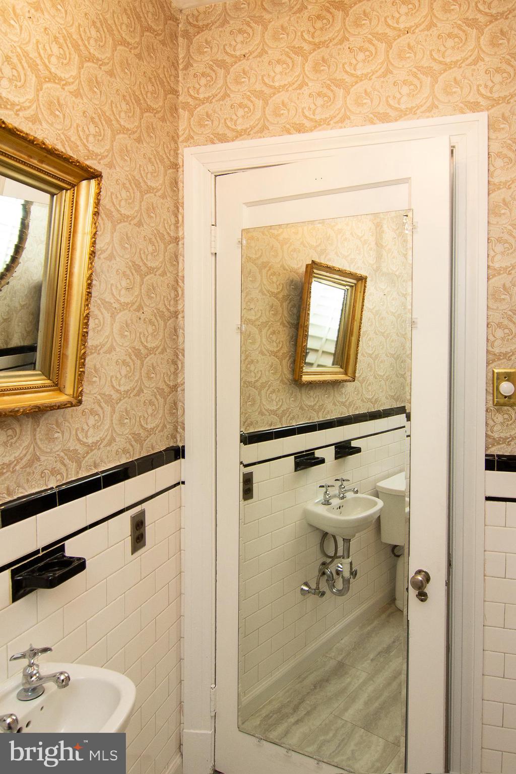 TOWSON ESTATES - Residential