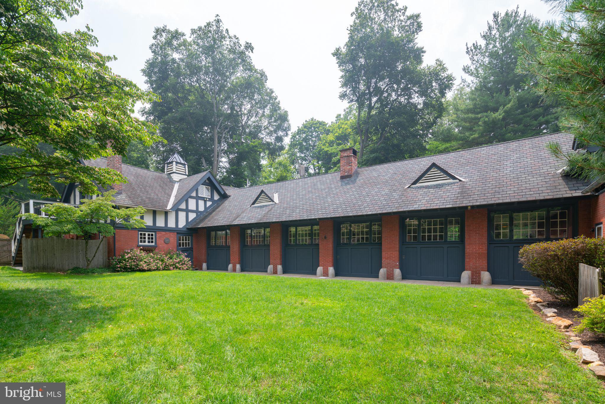 FOX HILL - Residential