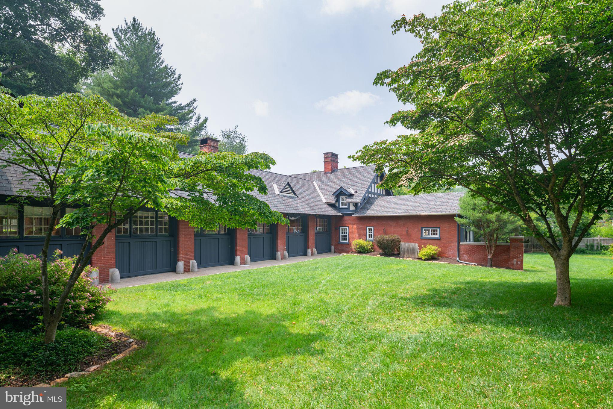 FOX HILL - Residential